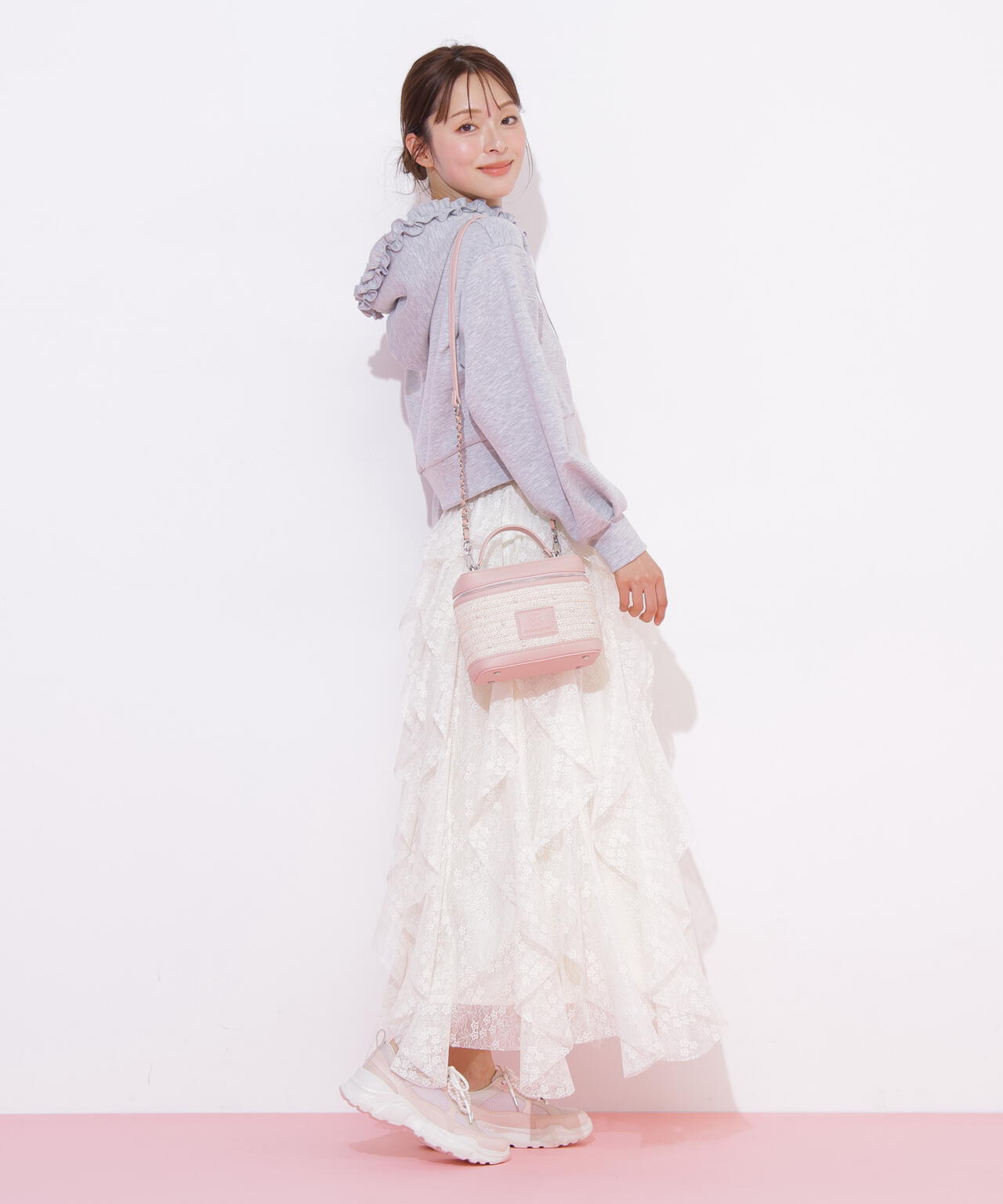 170cm 着用サイズ:FR