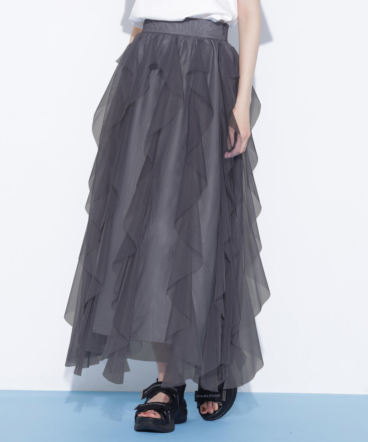縦ラッフルチュールスカート
