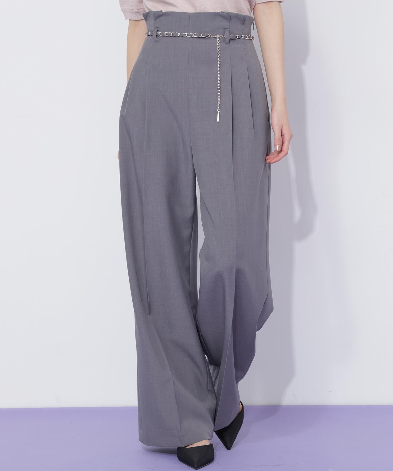 チェーンベルトタックワイドパンツ