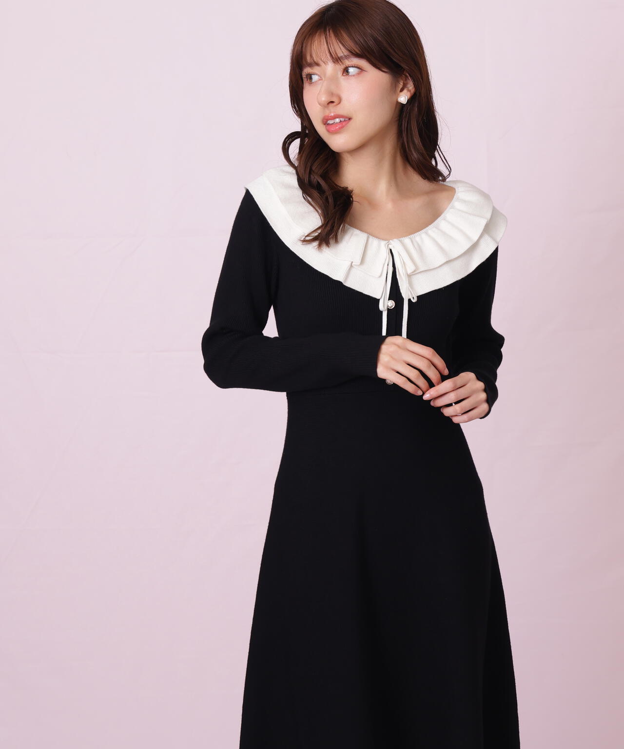 フリル襟バイカラーニットワンピース