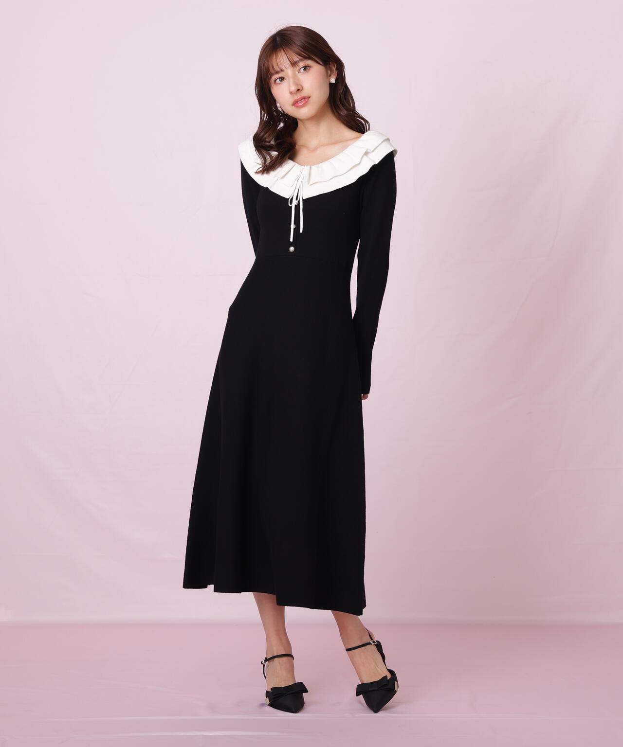 フリル襟バイカラーニットワンピース