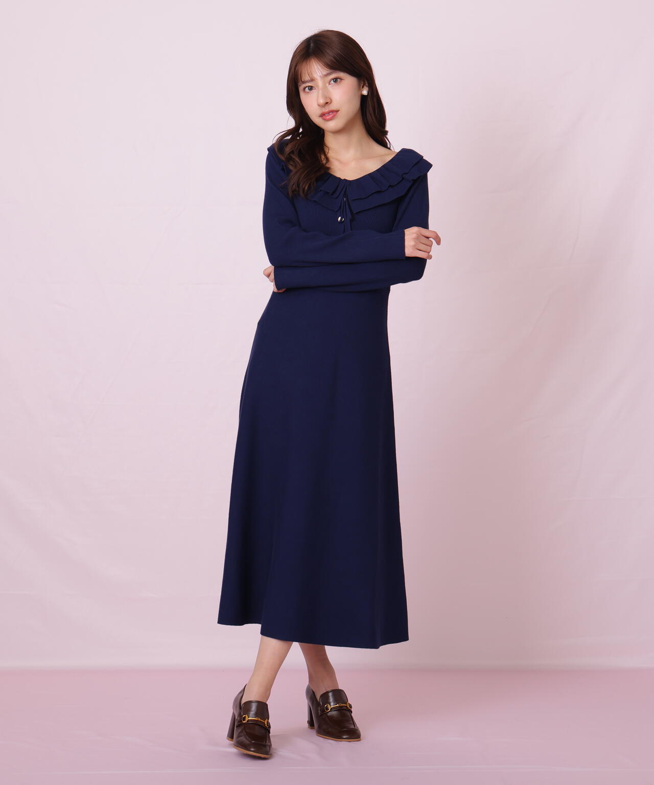 フリル襟バイカラーニットワンピース