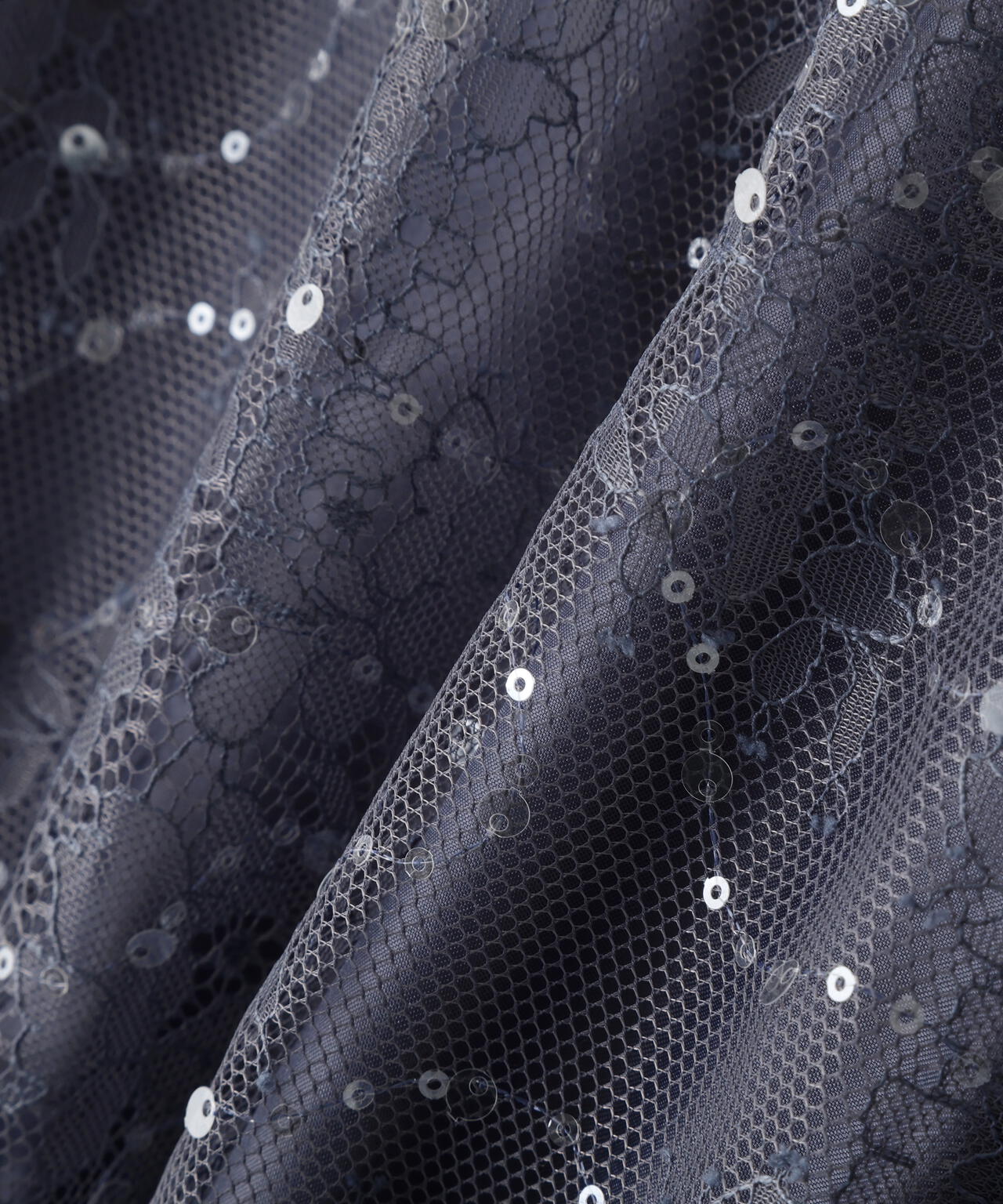 スパンコール付きレースワンピース