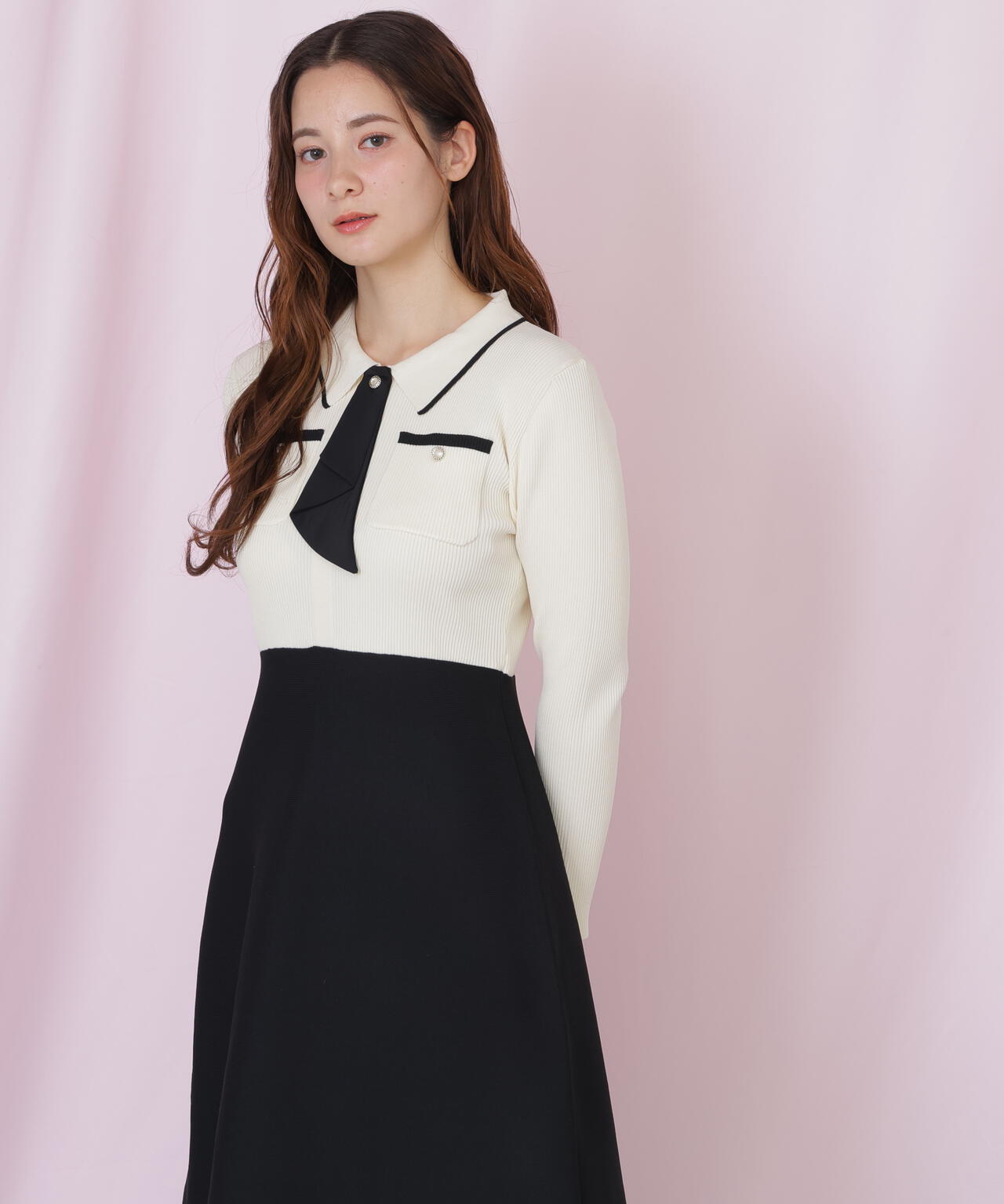 タイ付きニットワンピース