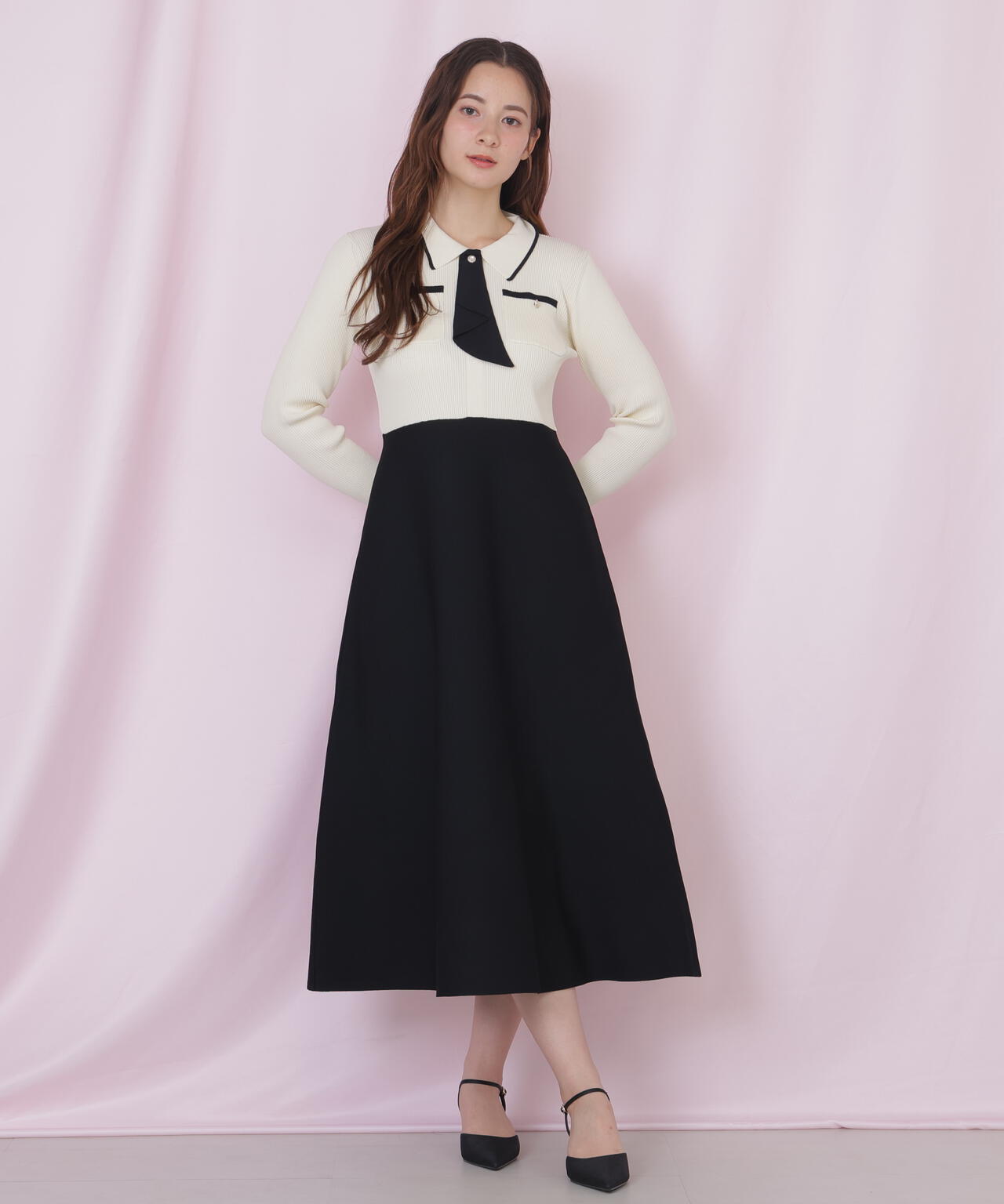 タイ付きニットワンピース