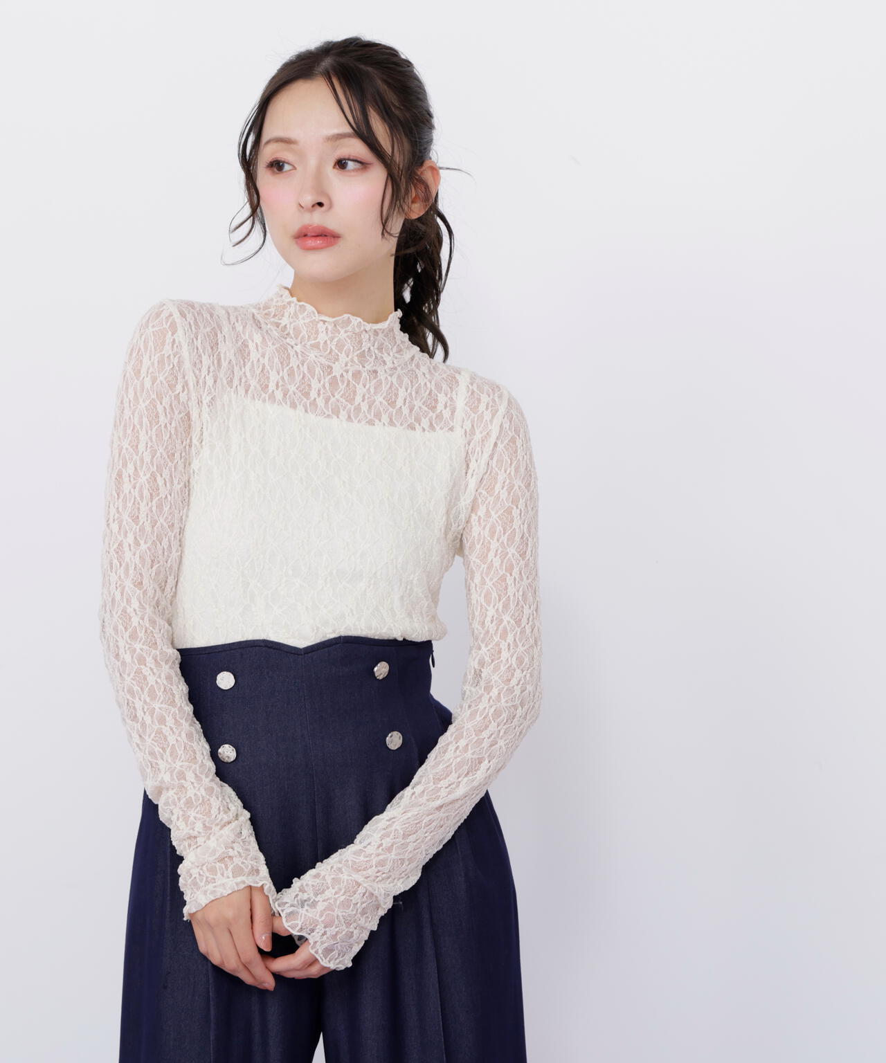 レースカットソートップス