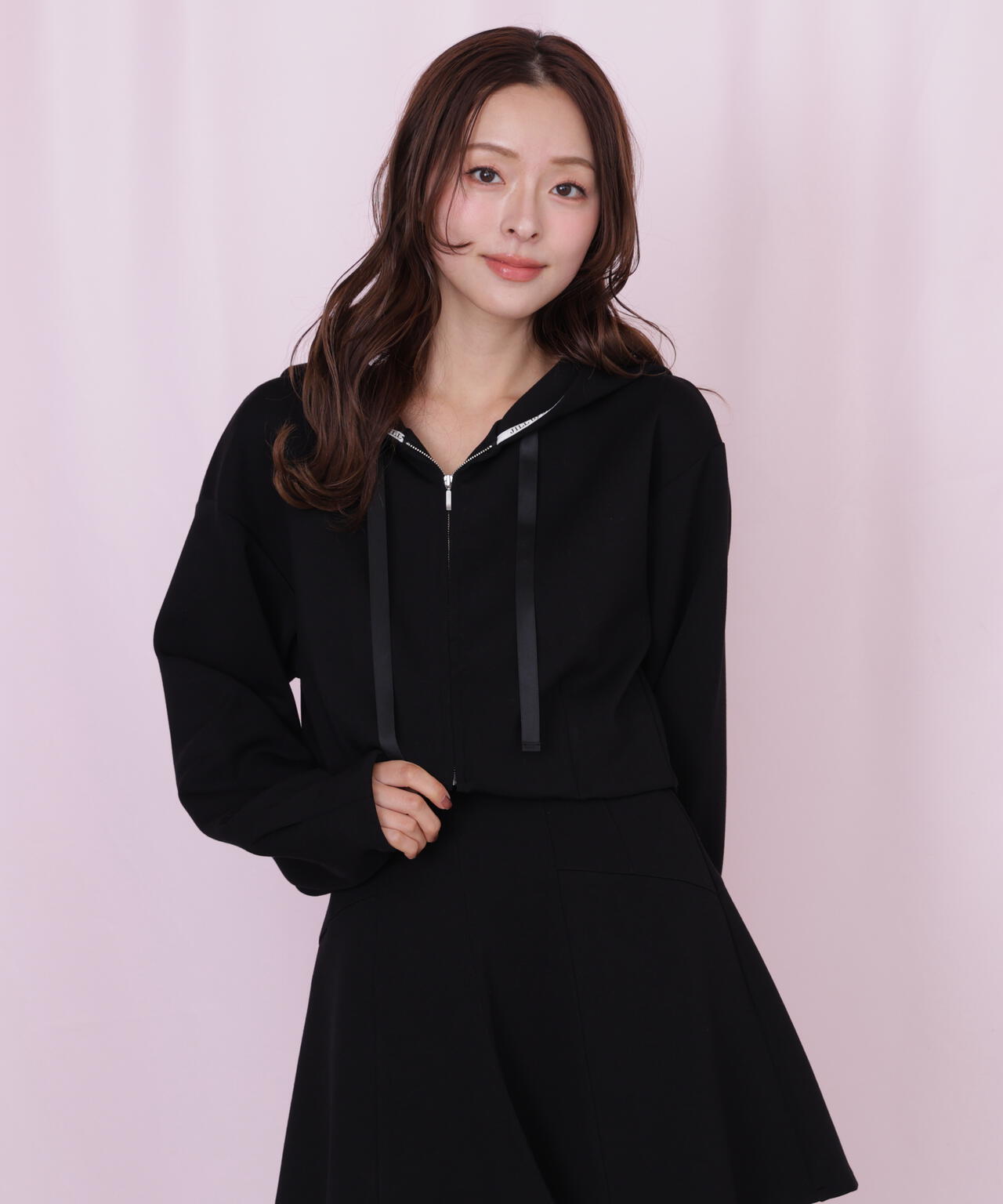 ダイバー素材ショート丈フーディ