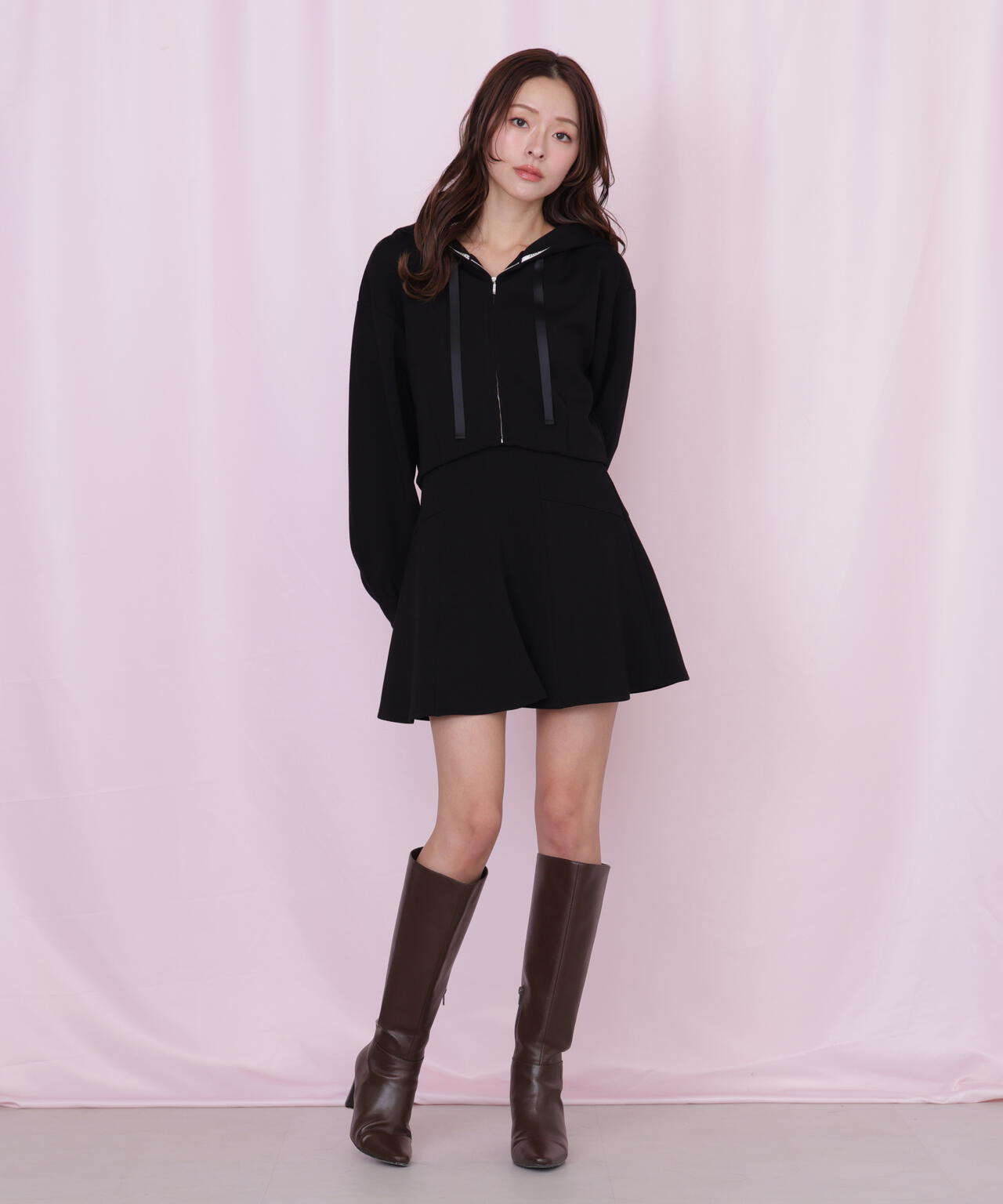 ダイバー素材ショート丈フーディ