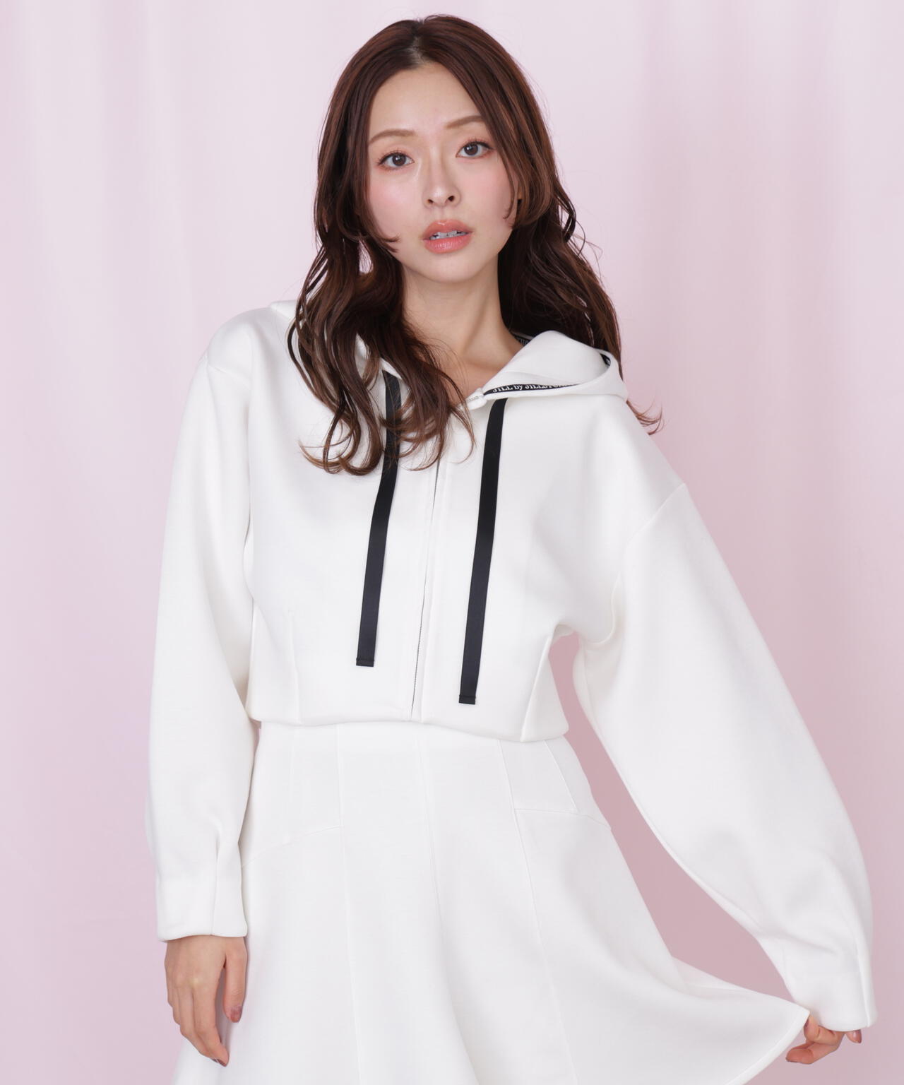 ダイバー素材ショート丈フーディ