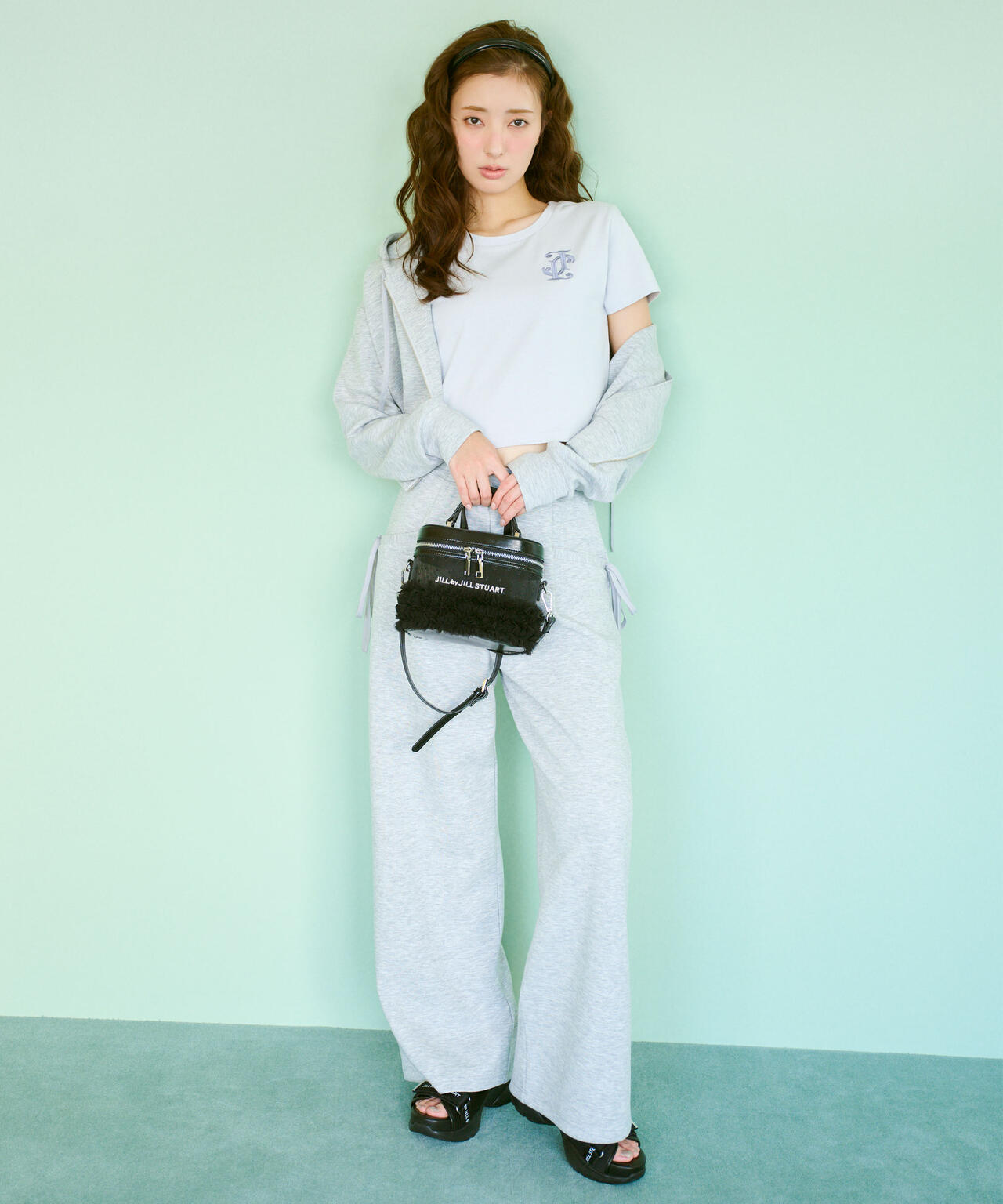 170cm 着用サイズ:FR