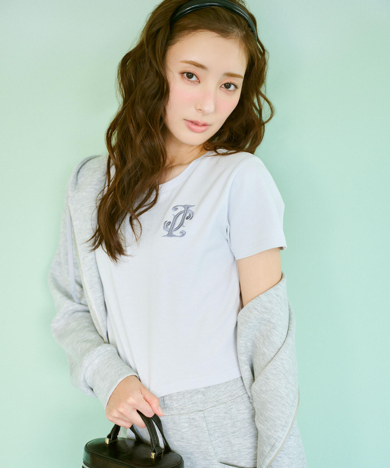 クロスJモチーフ刺繍ロゴTシャツ