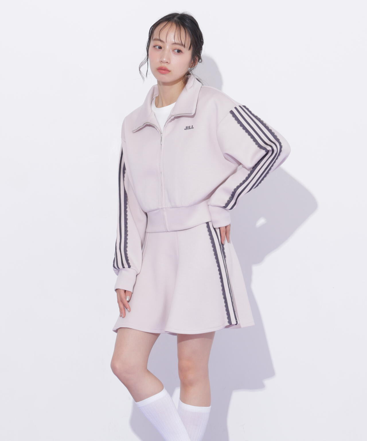 160cm 着用サイズ:FR