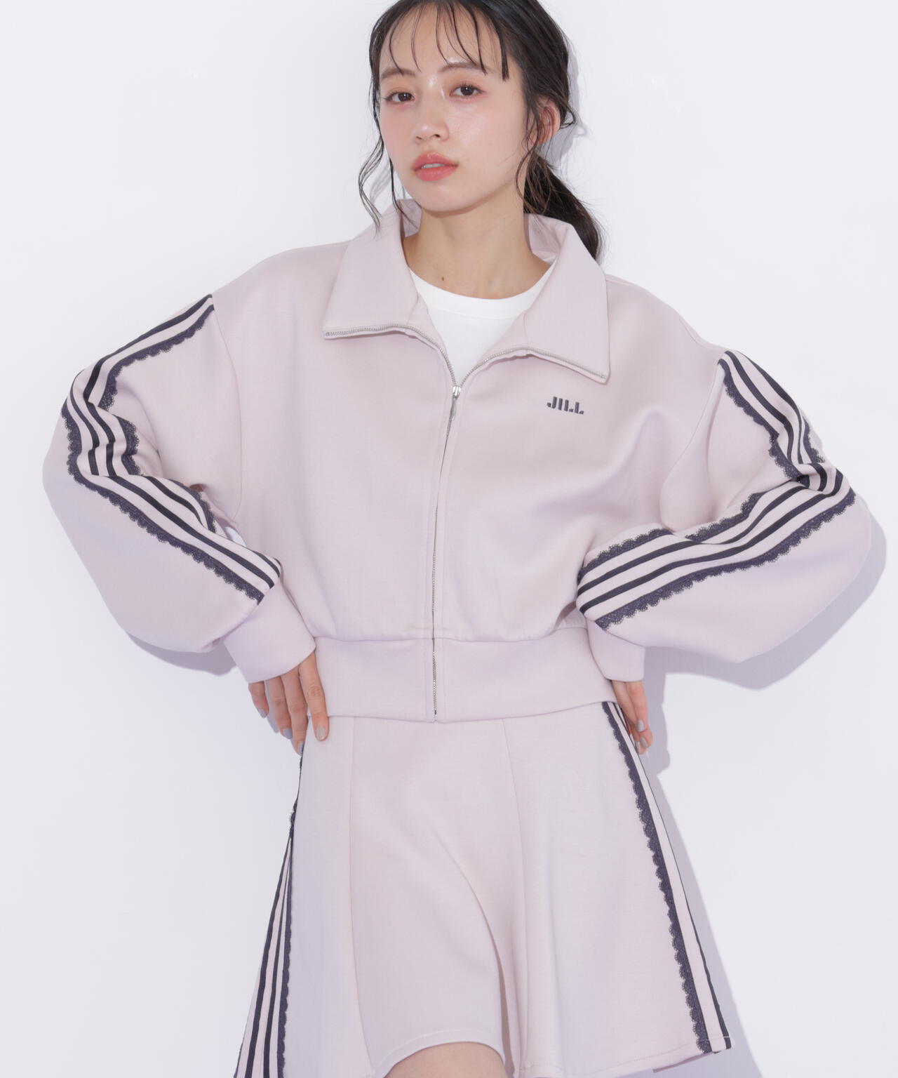160cm 着用サイズ:FR