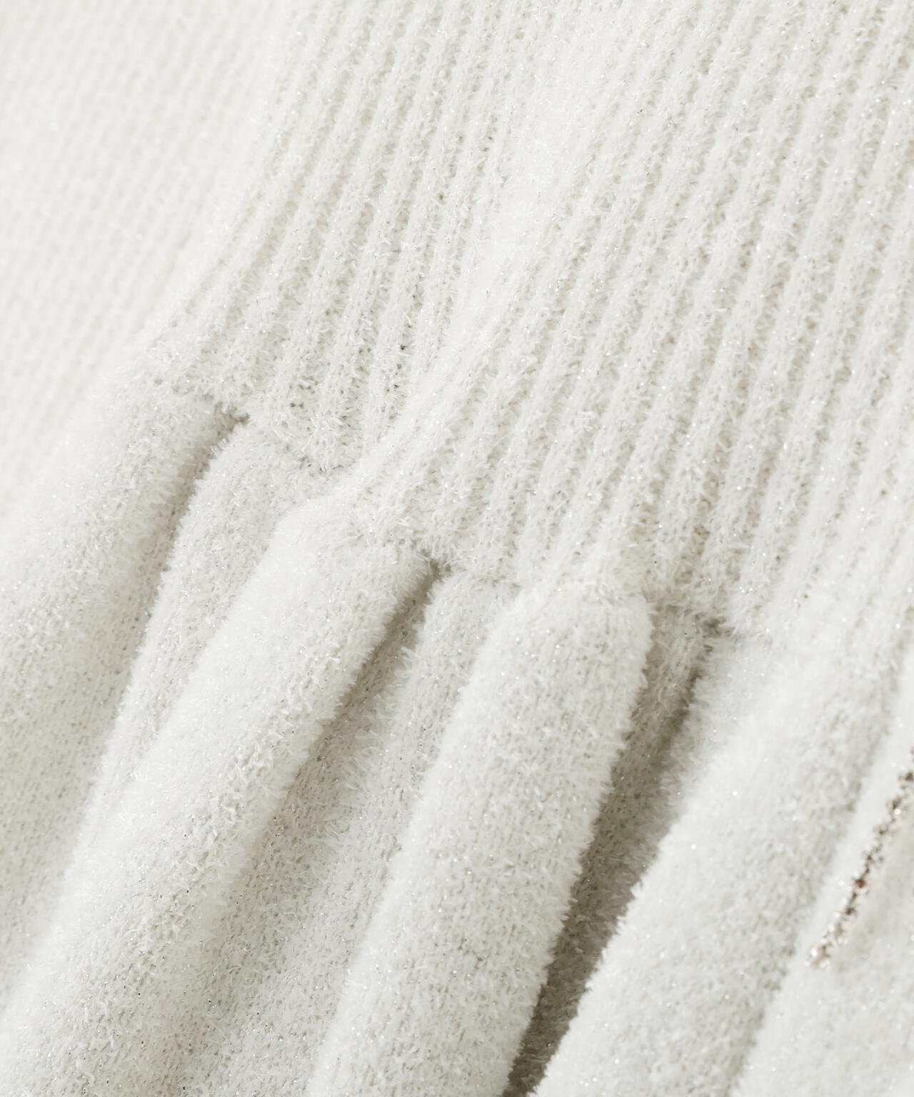 ラメモールペプラムニット