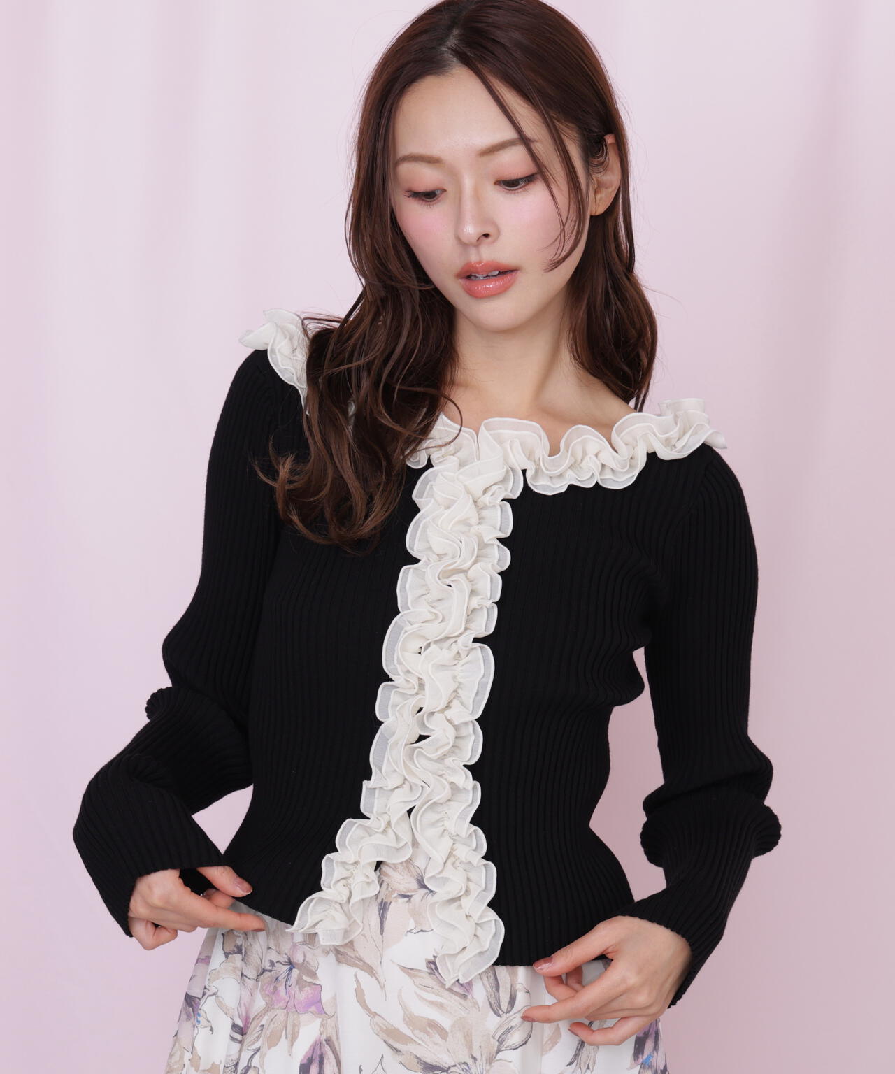 フリルトリムニット