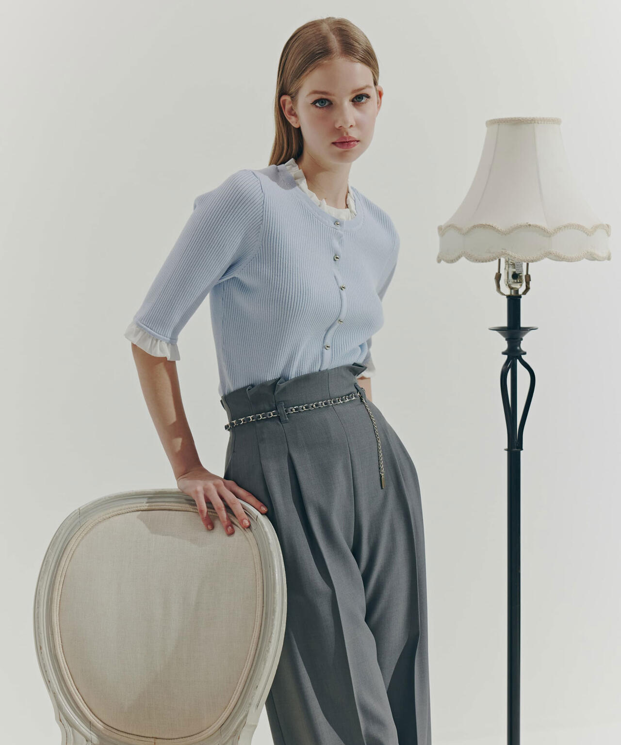 フリルカラーリブニット