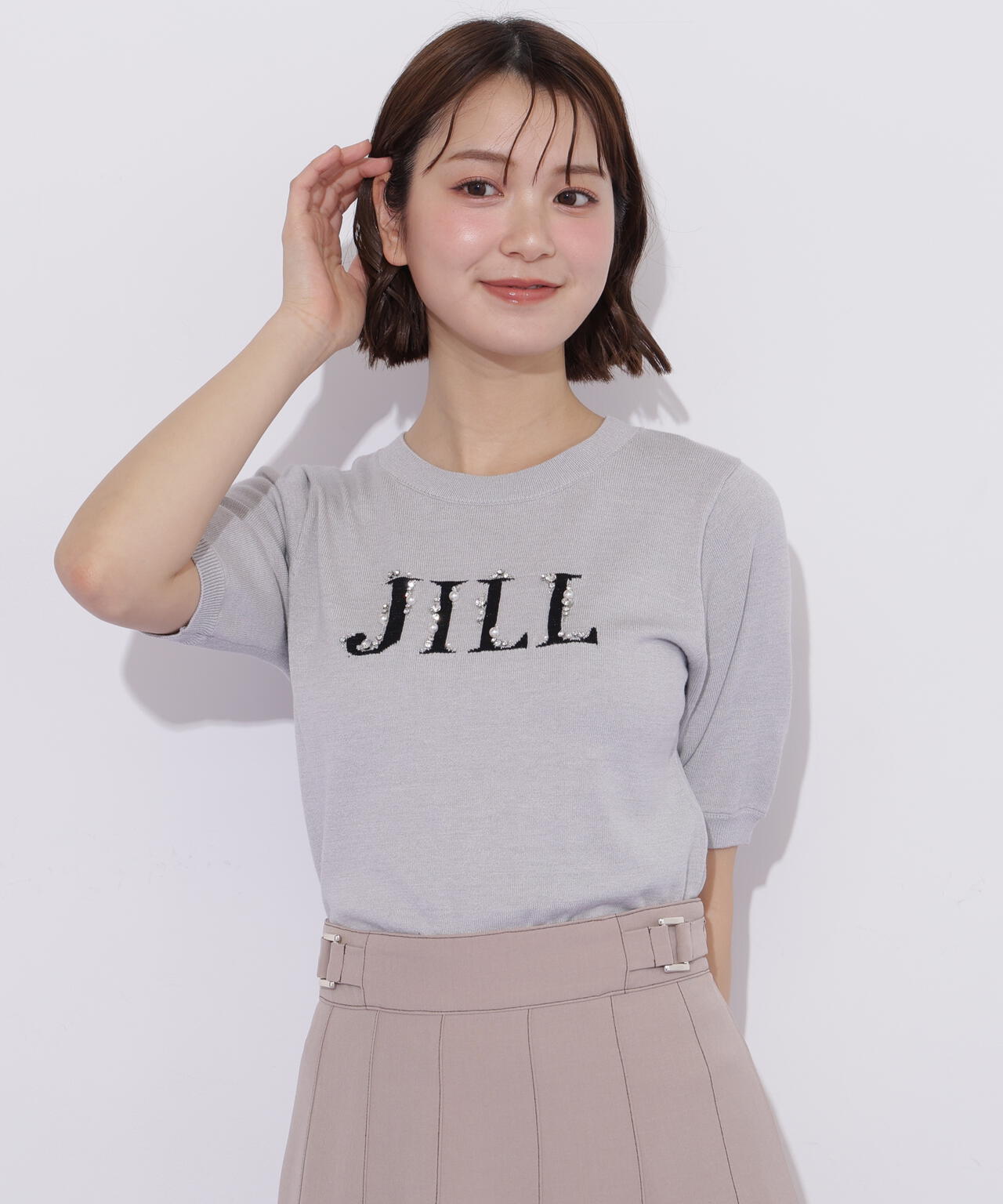 半袖ロゴジャカードビジューニット