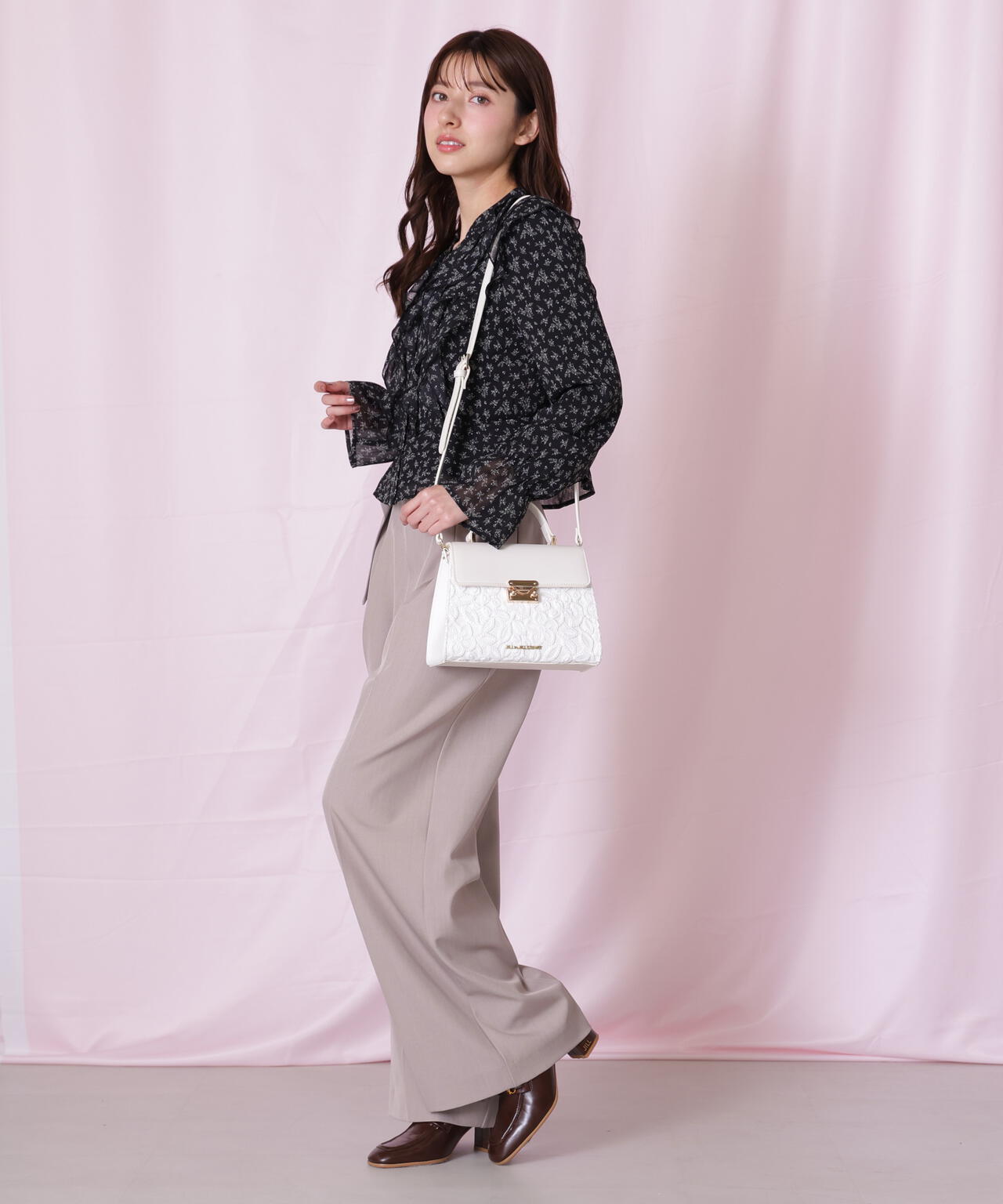 フラップレースバッグ