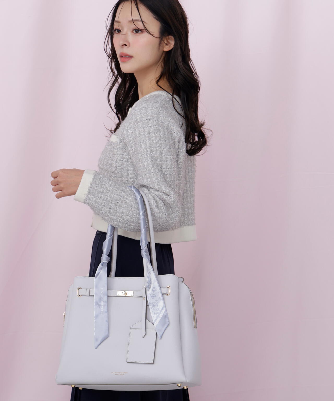 スカーフ付きベルテッドトート