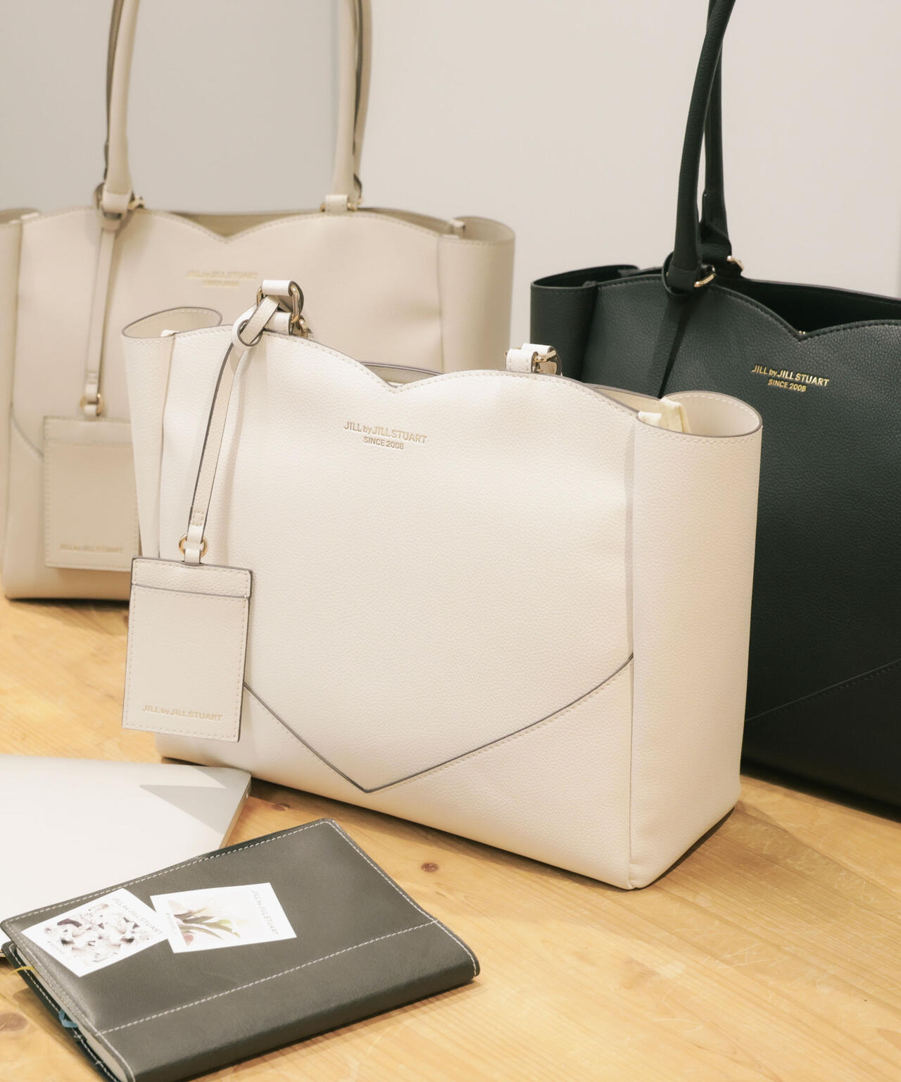 ハートカッティングA4トートバッグ