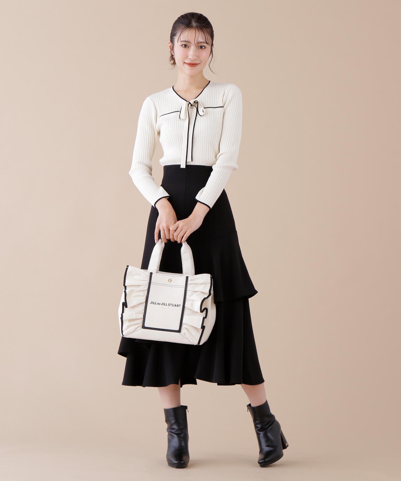 フレームフリルトート