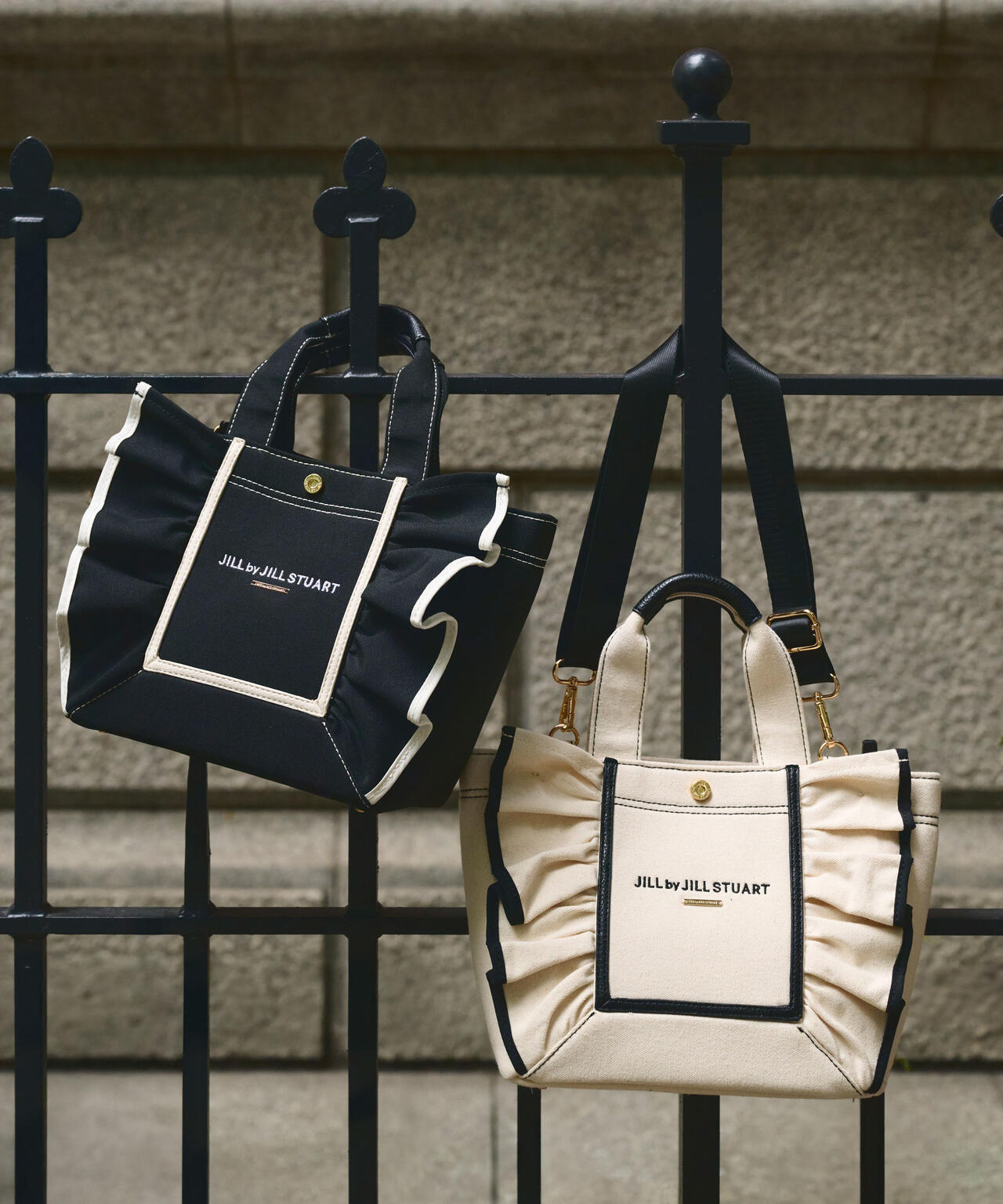 フレームフリルトート