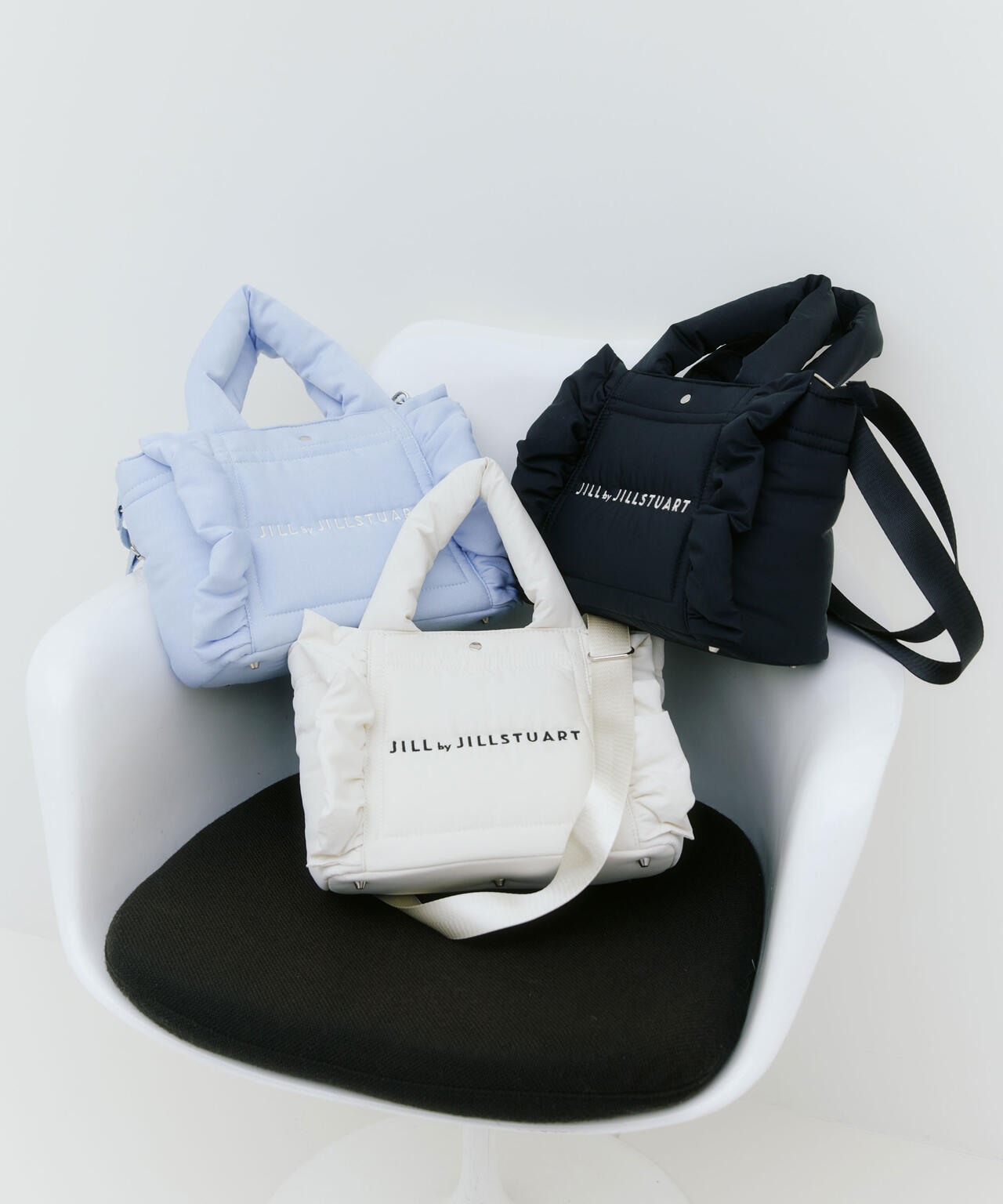 パフフリルトート