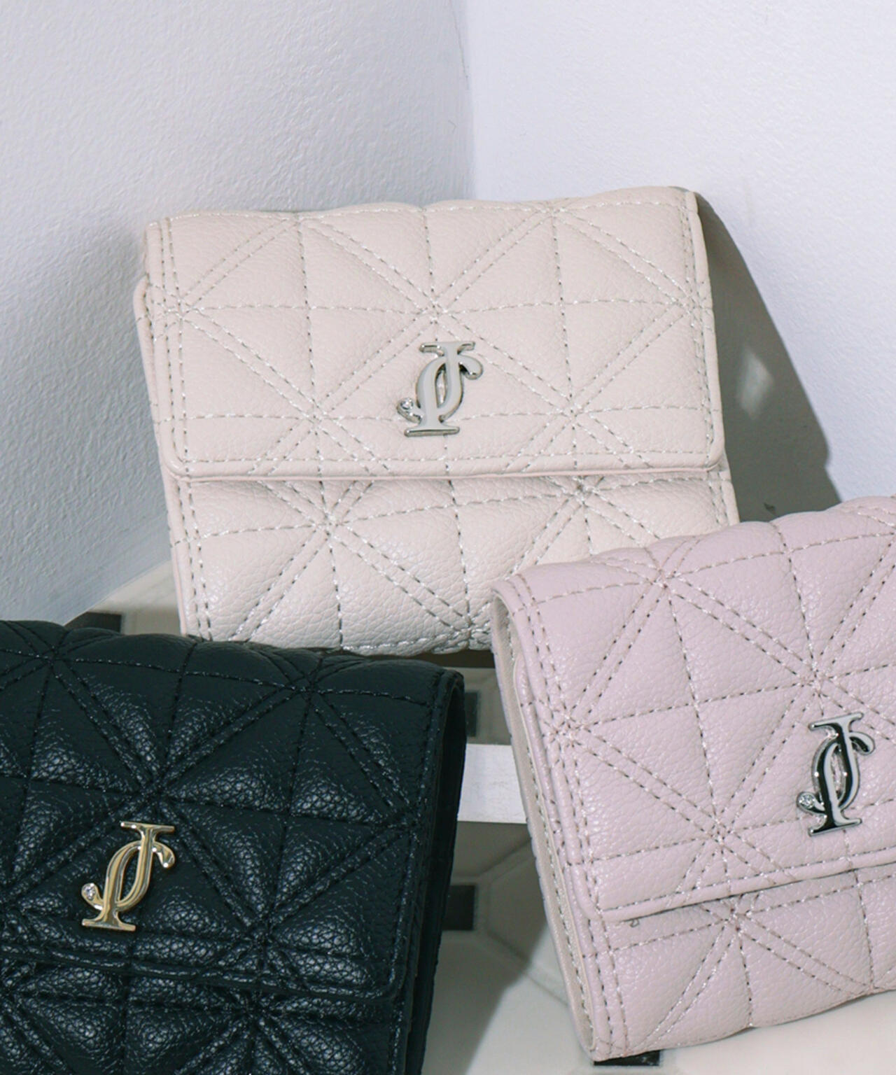 クロスJ キルト三つ折りウォレット