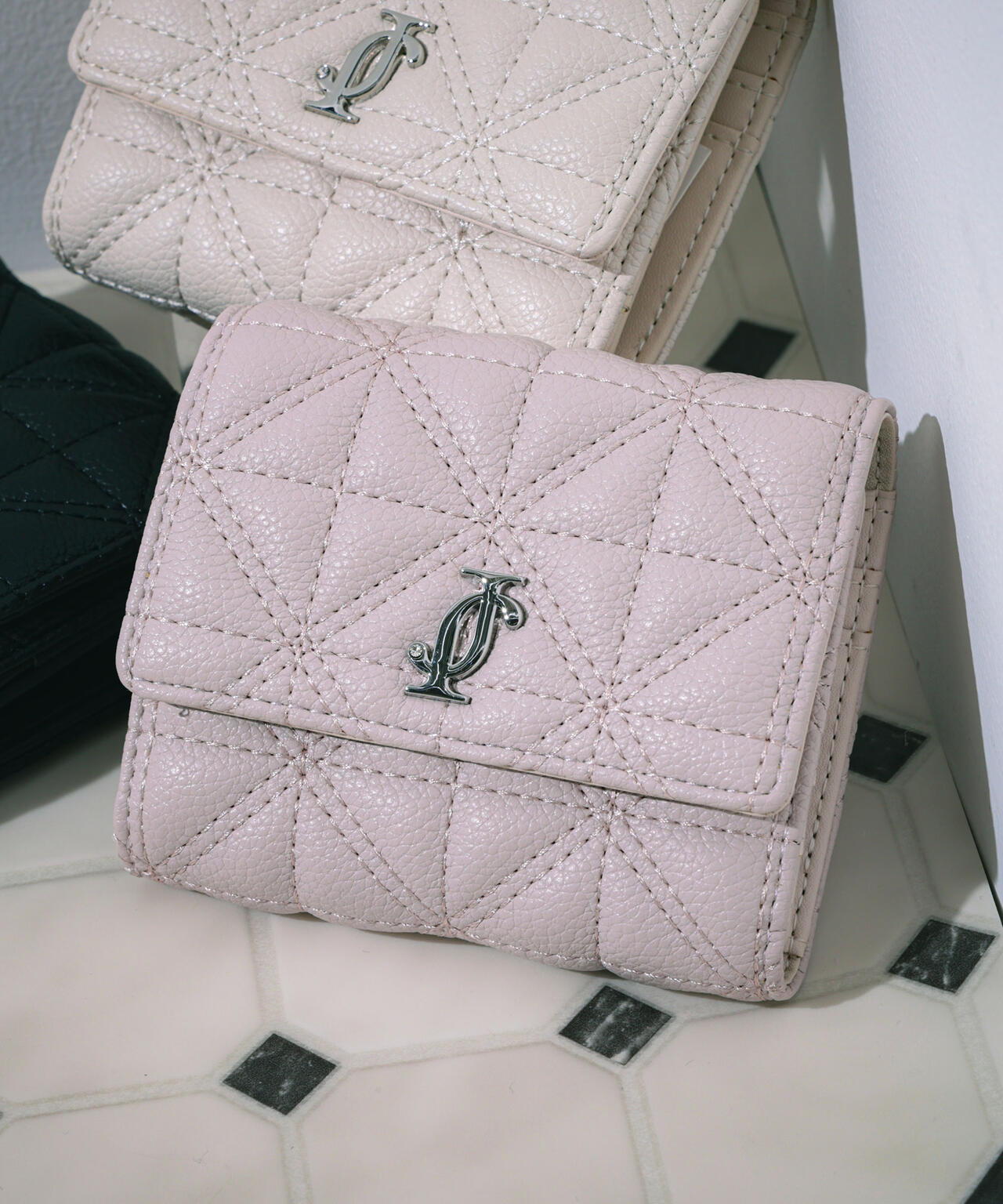 クロスJ キルト三つ折りウォレット