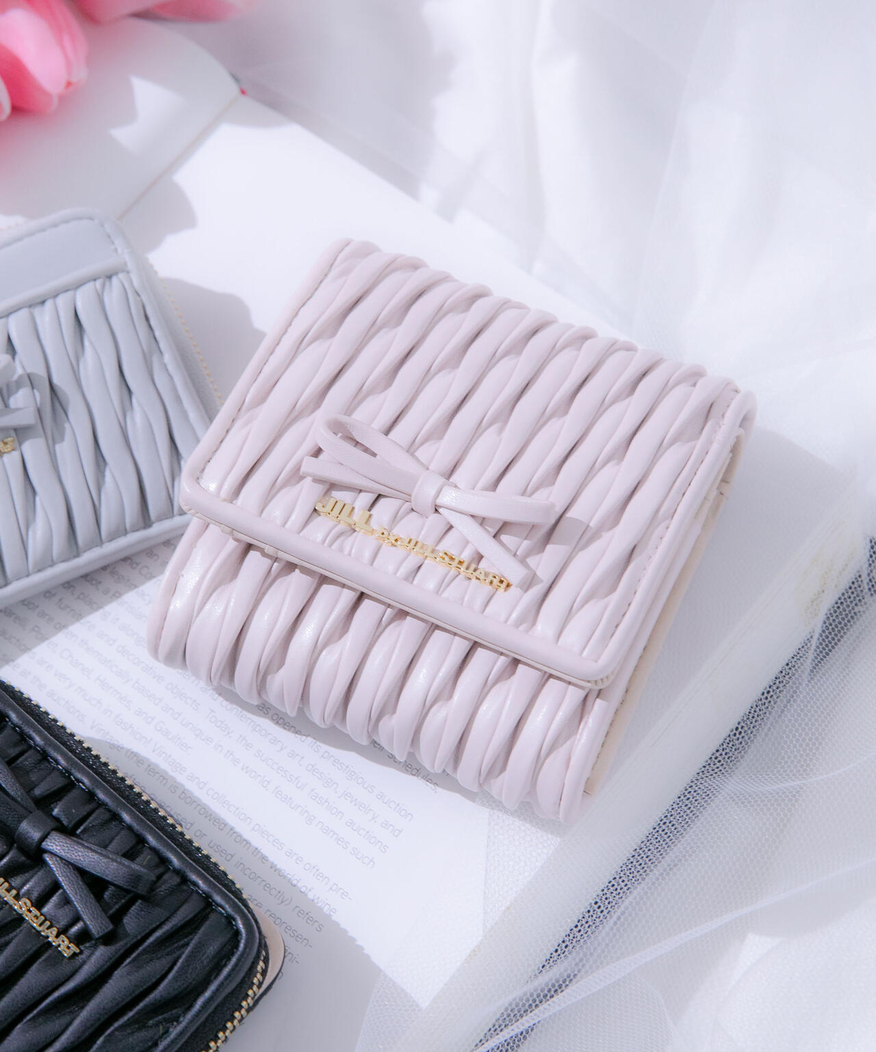 ミニリボンパフィフラップウォレット