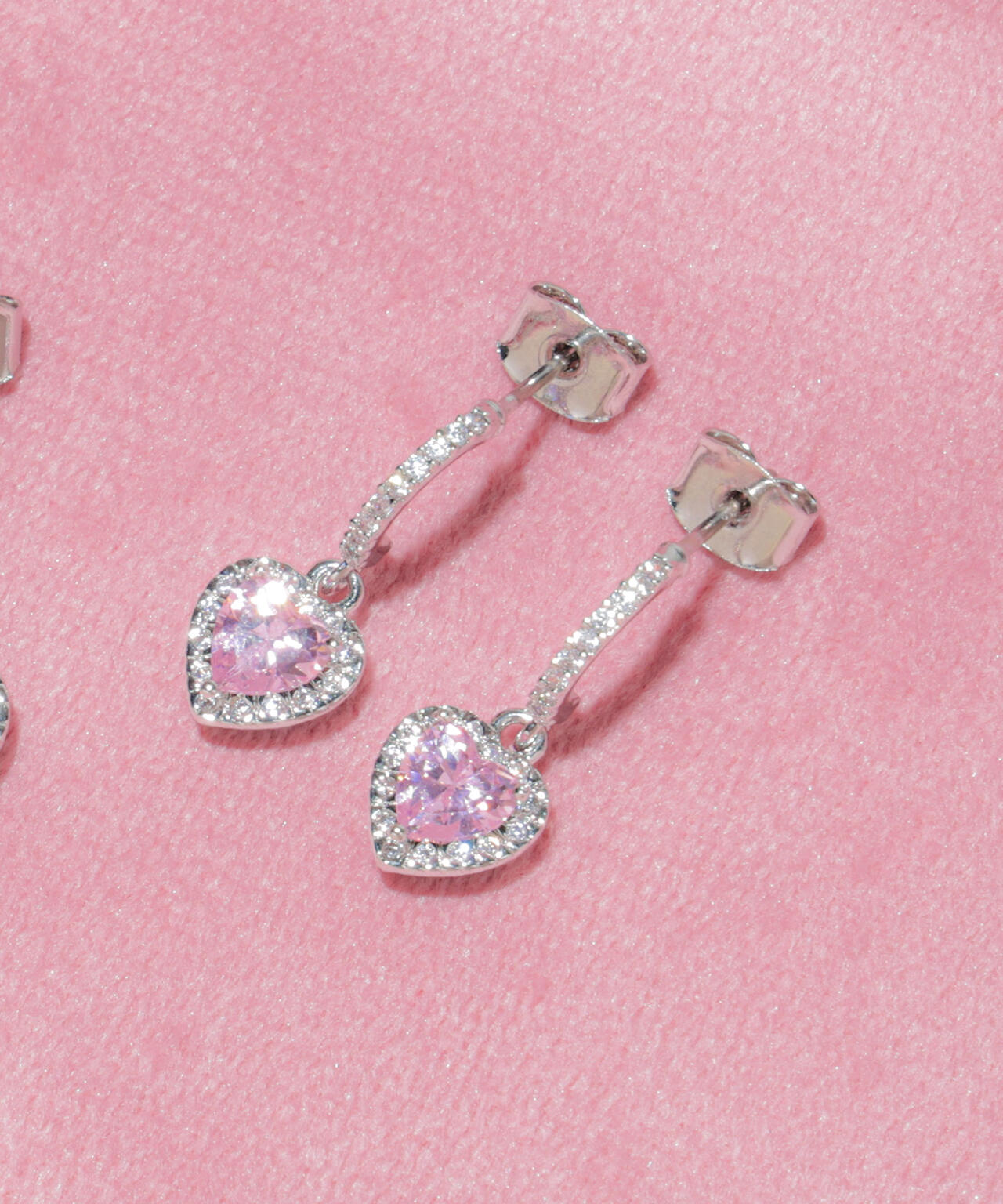 Cubic プチハートピアス