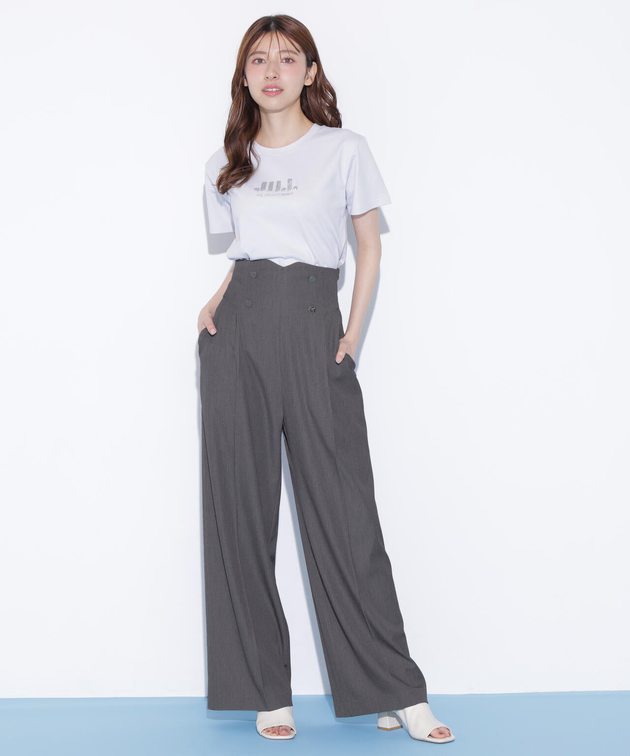 スパンコールロゴ刺繍Tシャツ OC