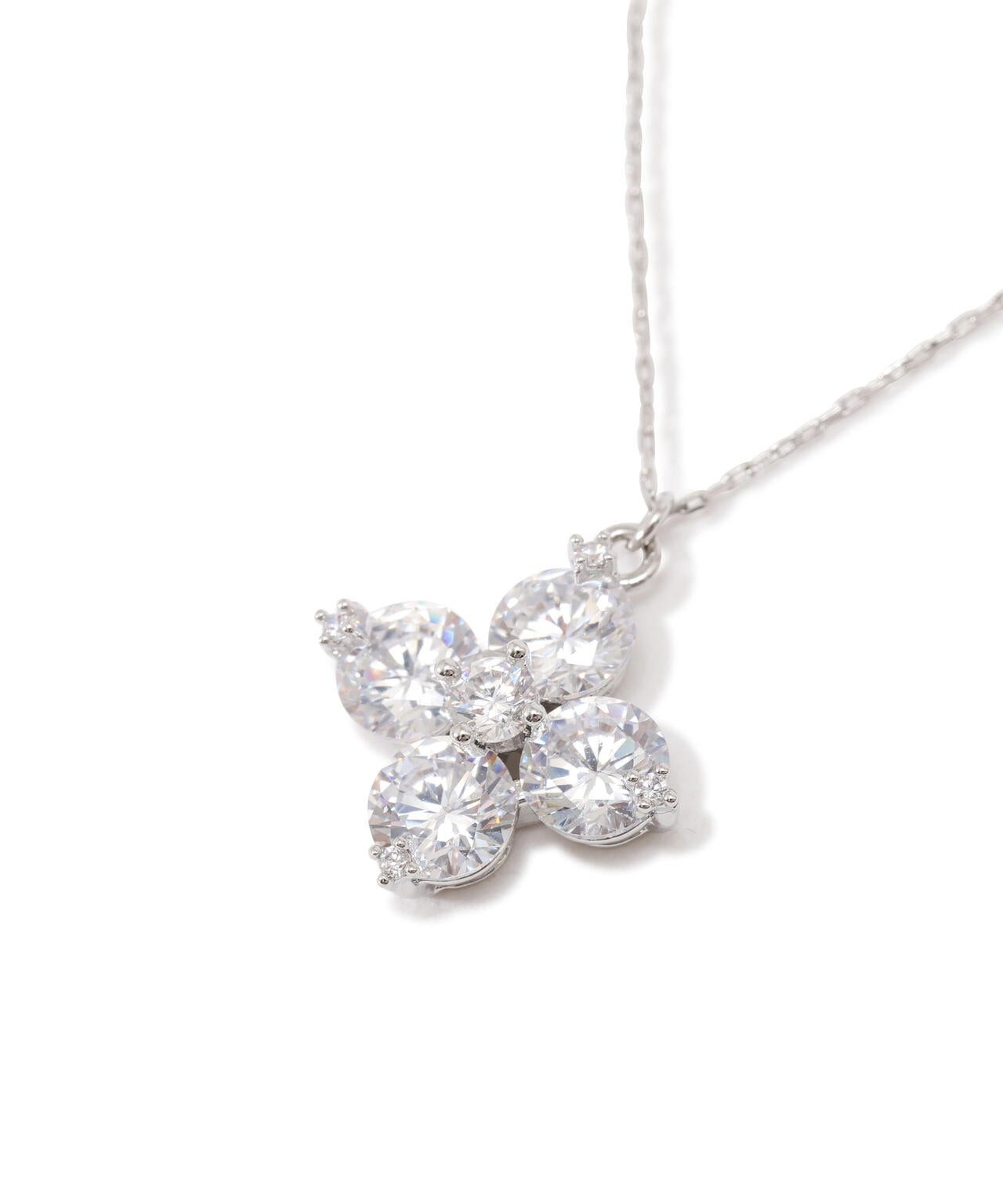 Cubic 大粒クローバーネックレス