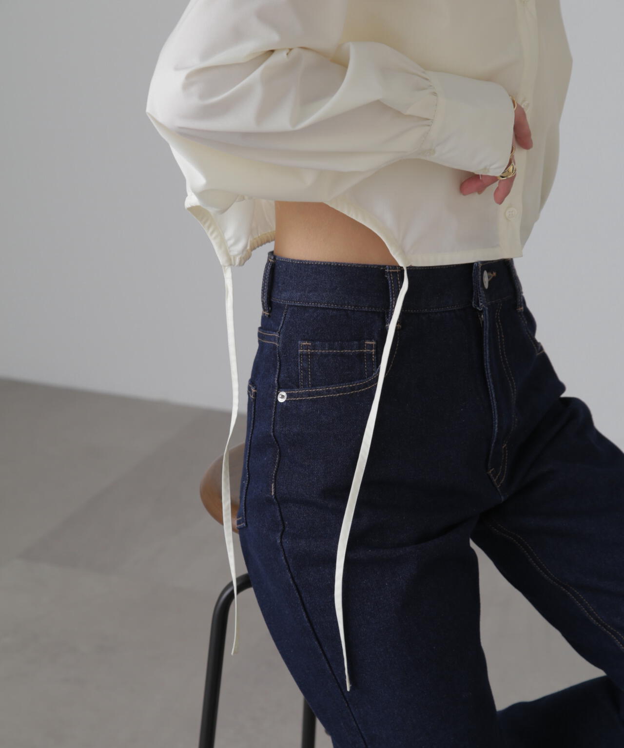 裾ドロストカッティングショート丈シャツ