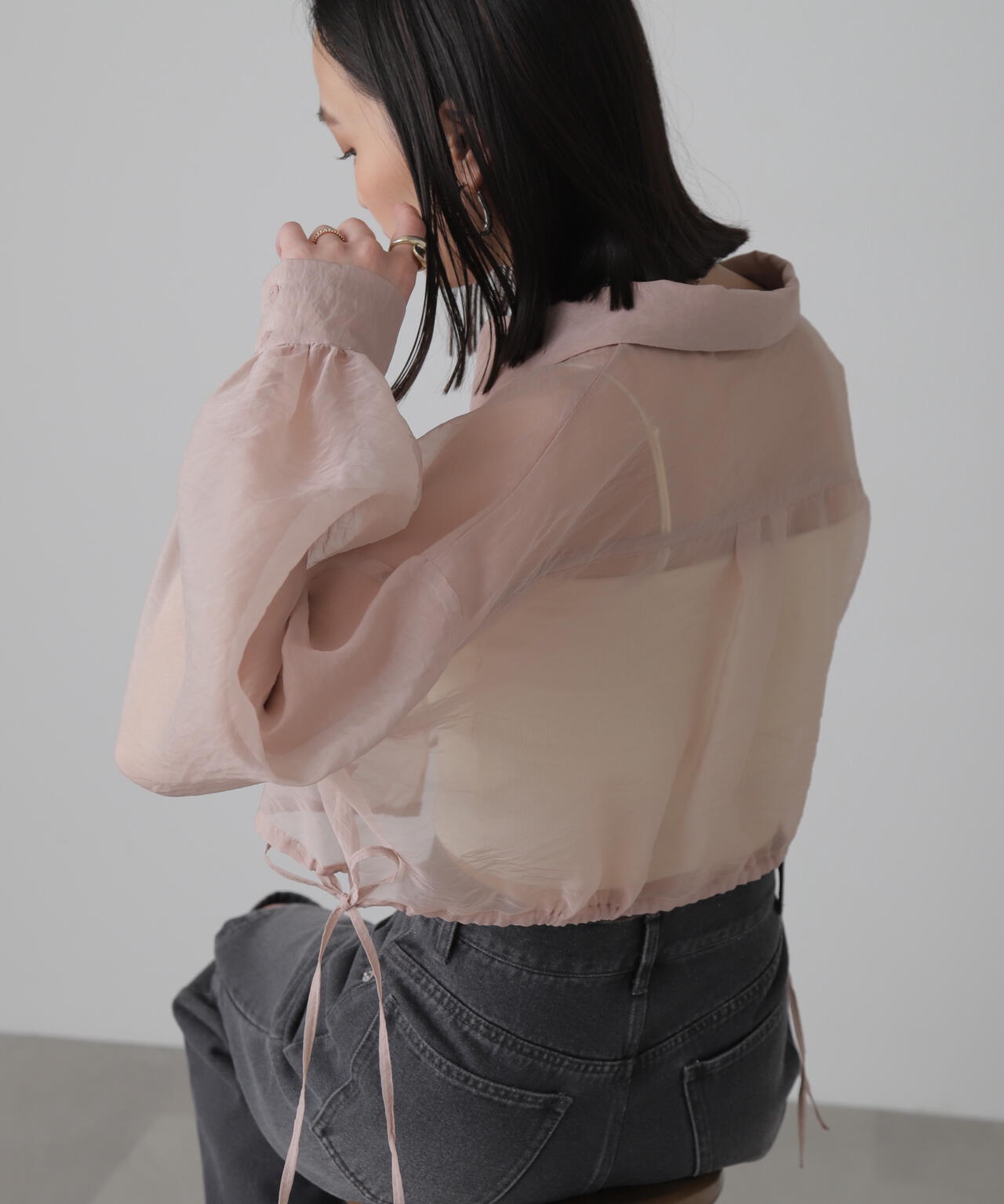 裾ドロストショート丈シアーシャツ