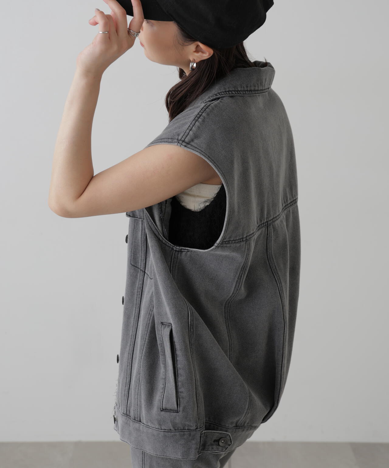 ミドル丈デニムベスト