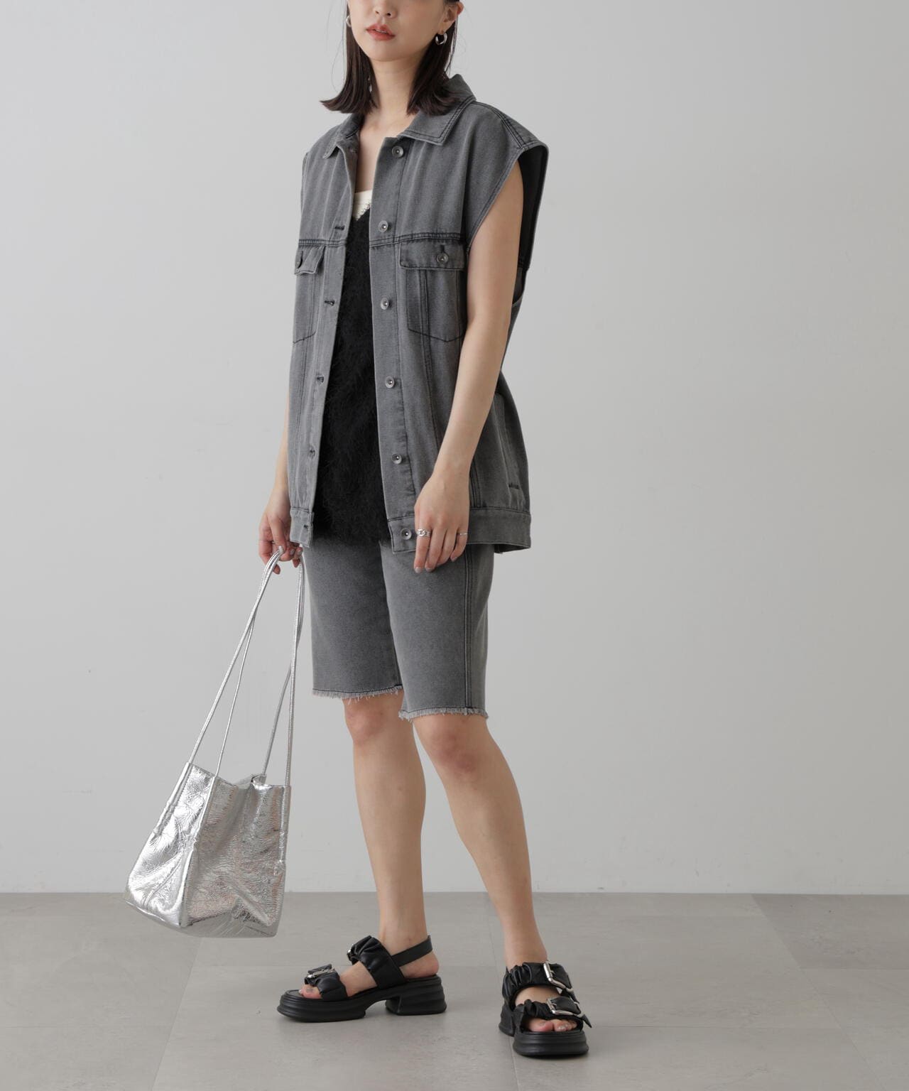 ミドル丈デニムベスト