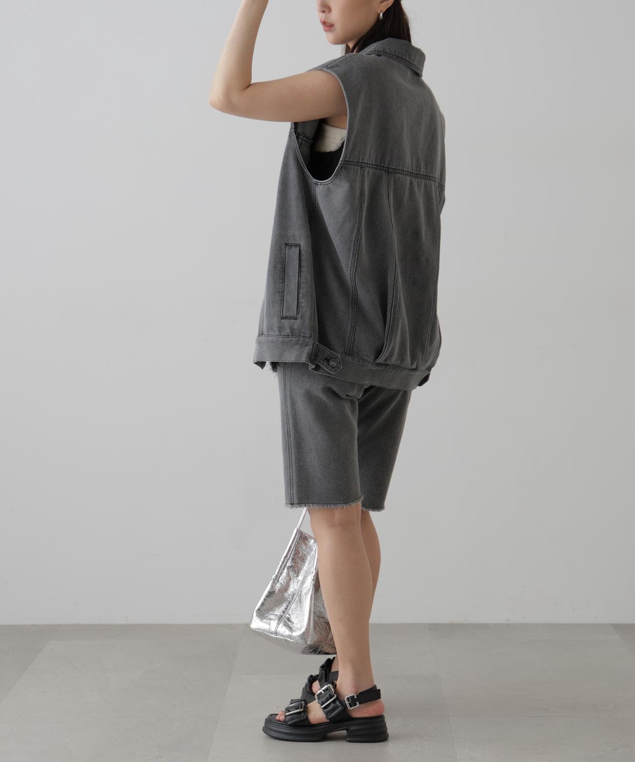 ミドル丈デニムベスト