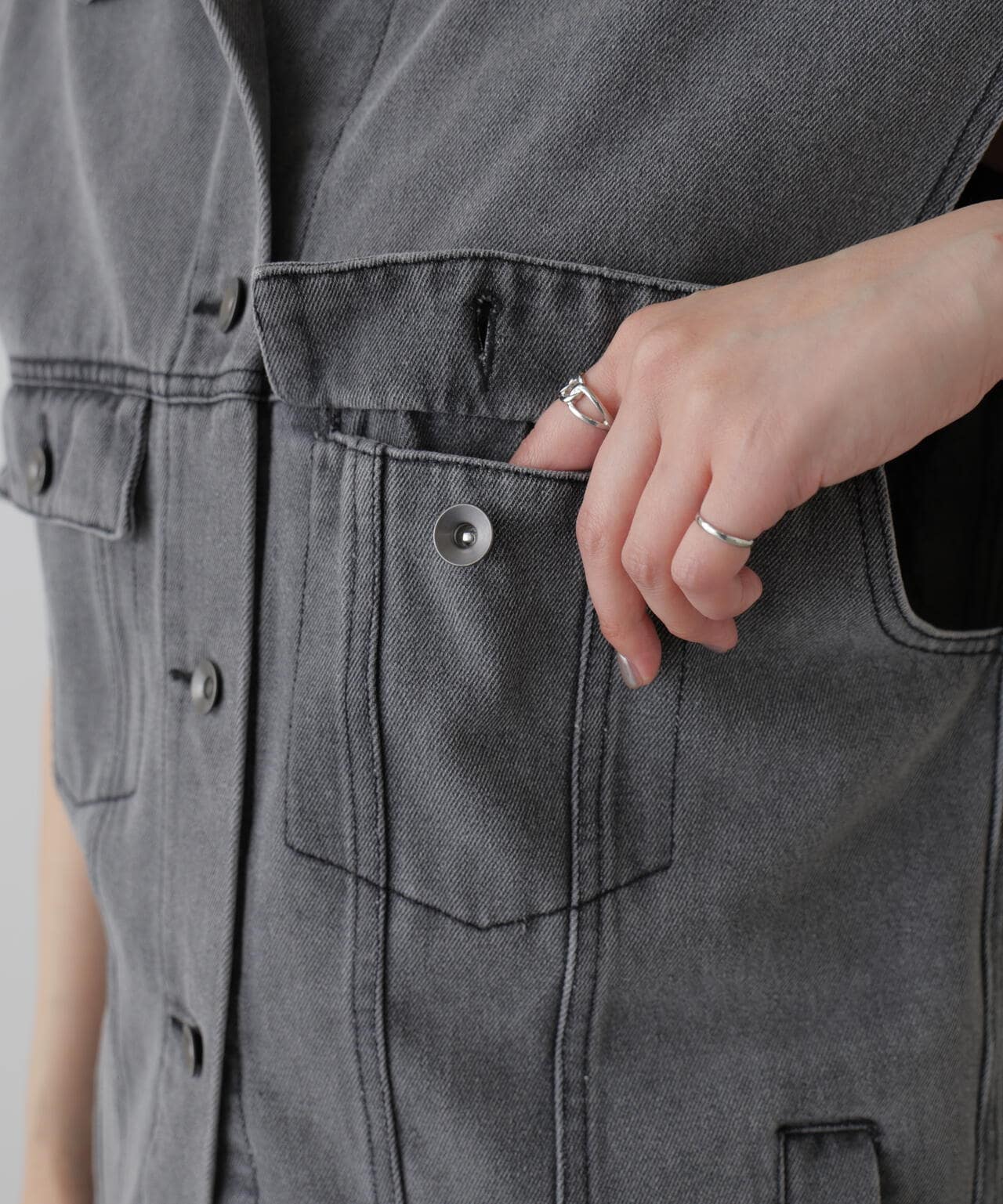 ミドル丈デニムベスト