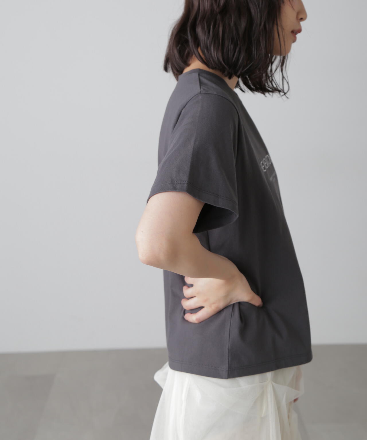 シンプルロゴプリントTシャツ