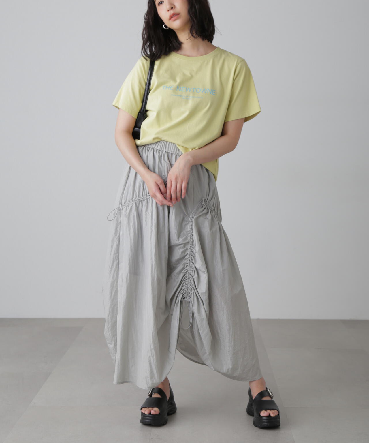 シンプルロゴプリントTシャツ