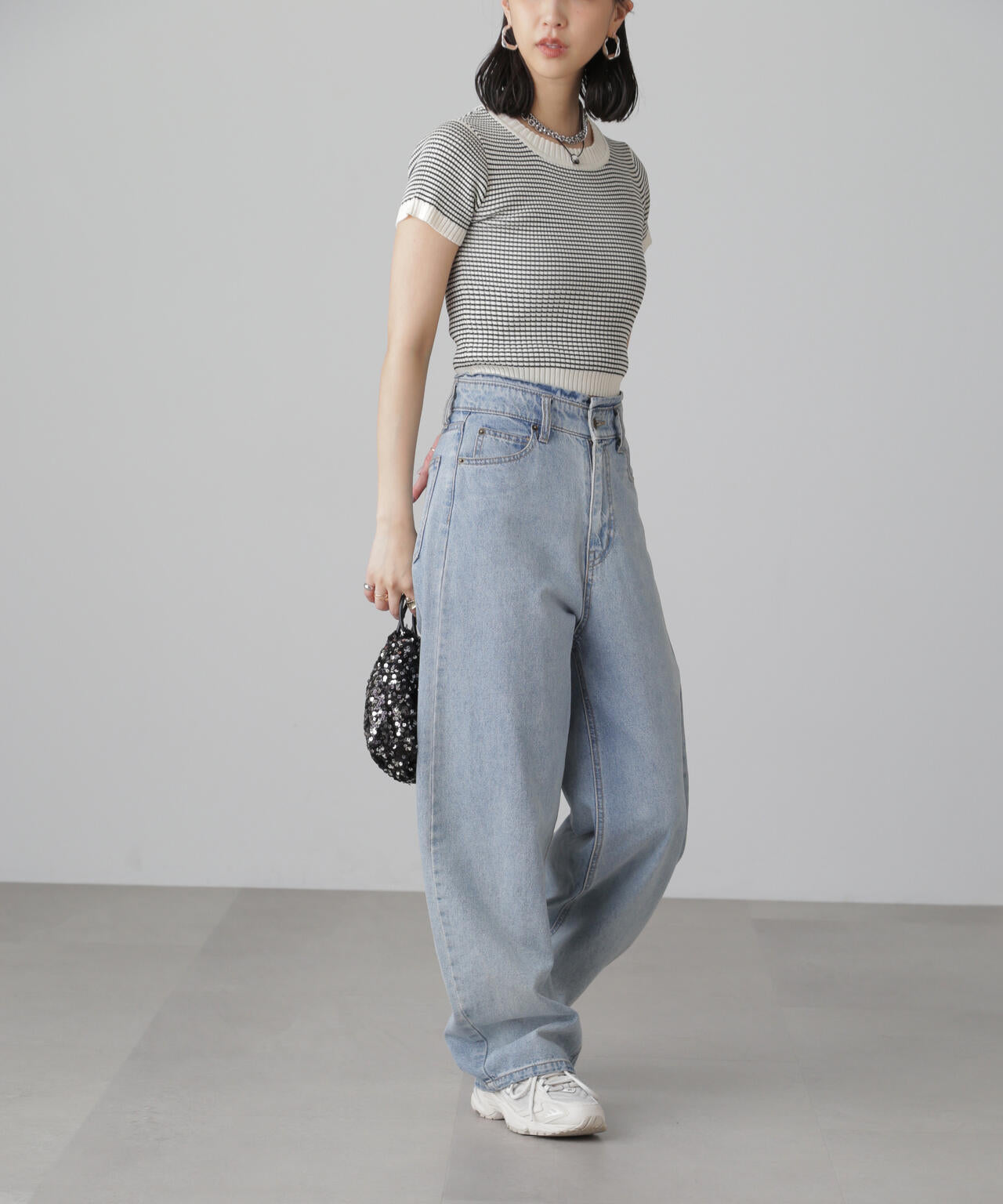 ショート丈クルーネックリブニット