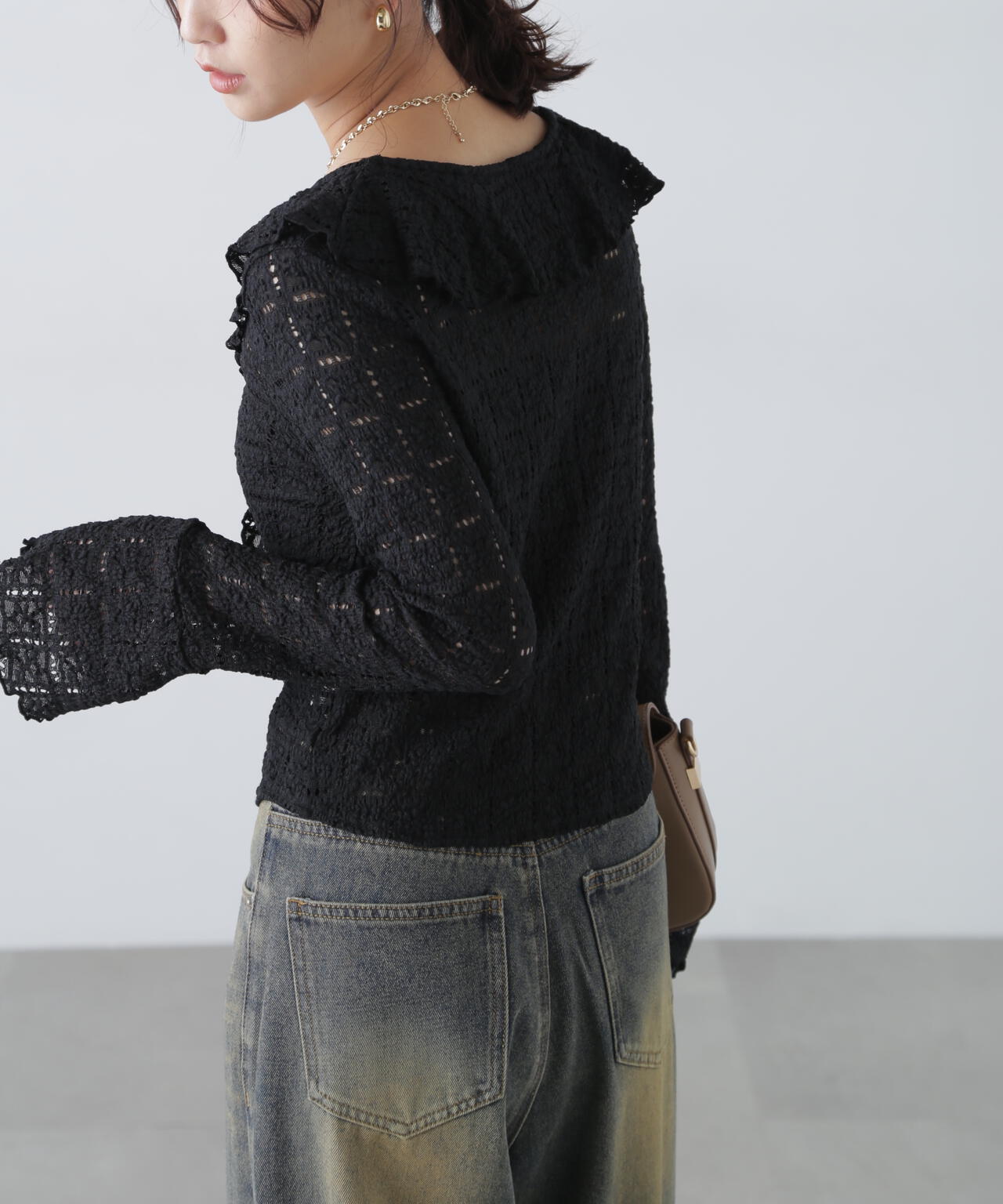 レースラッフルカットソーブラウス