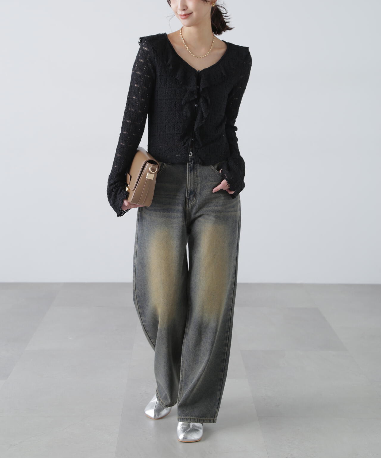 レースラッフルカットソーブラウス