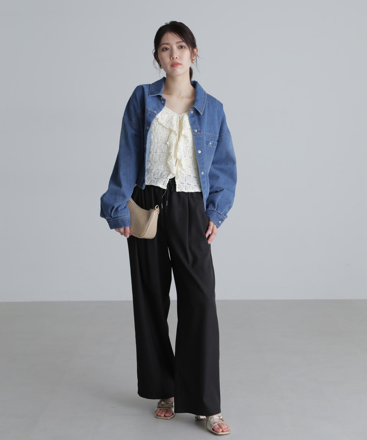 レースラッフルカットソーブラウス