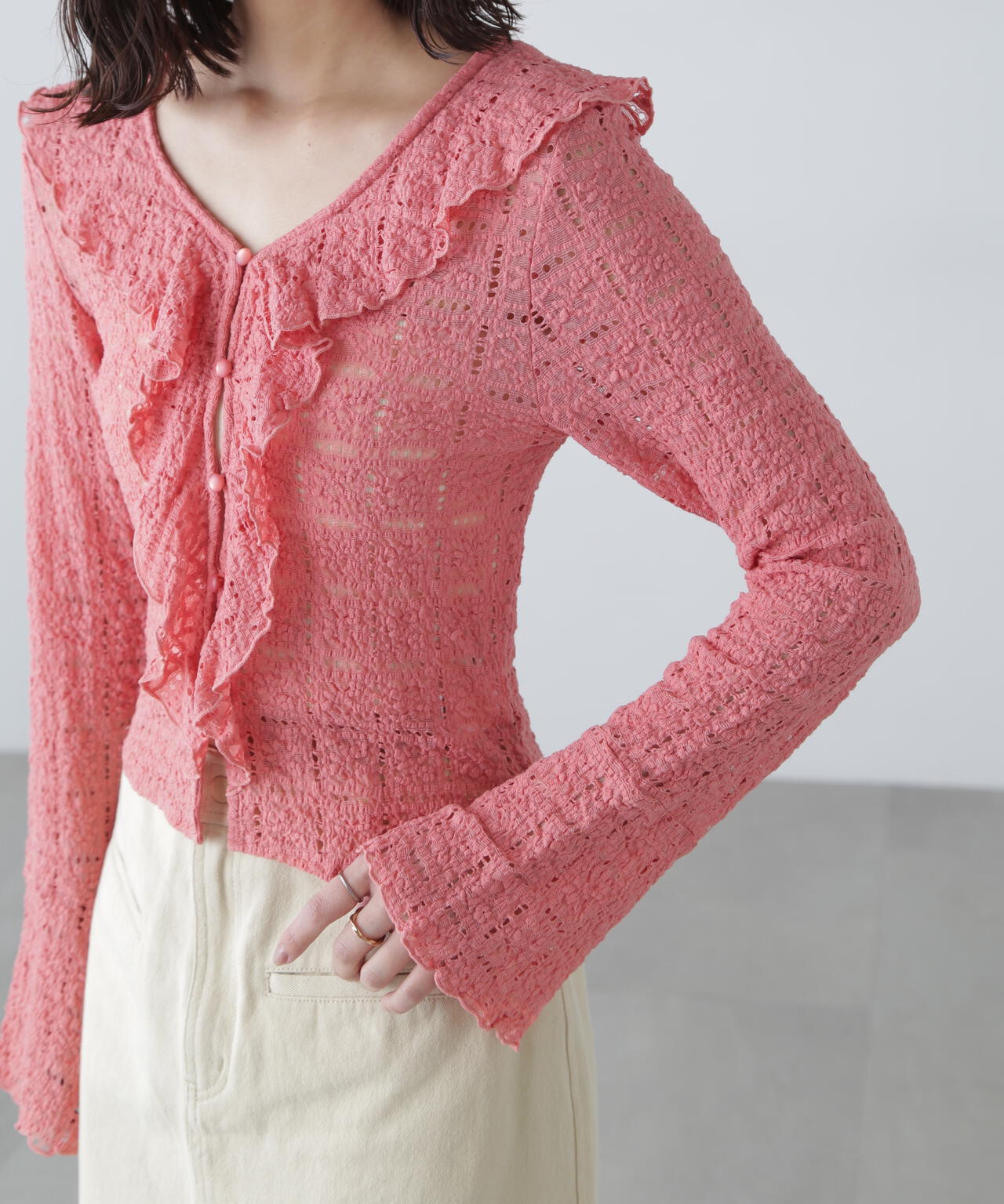 レースラッフルカットソーブラウス