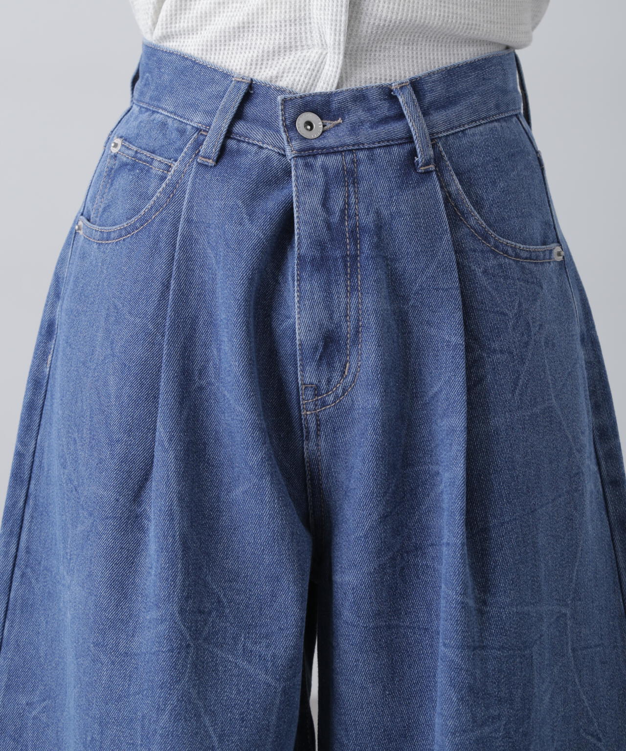クリンクル加工タックワイドデニムパンツ