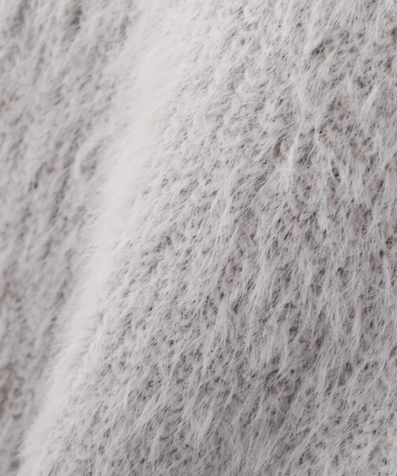 コンパクトシャギーハイネックニット