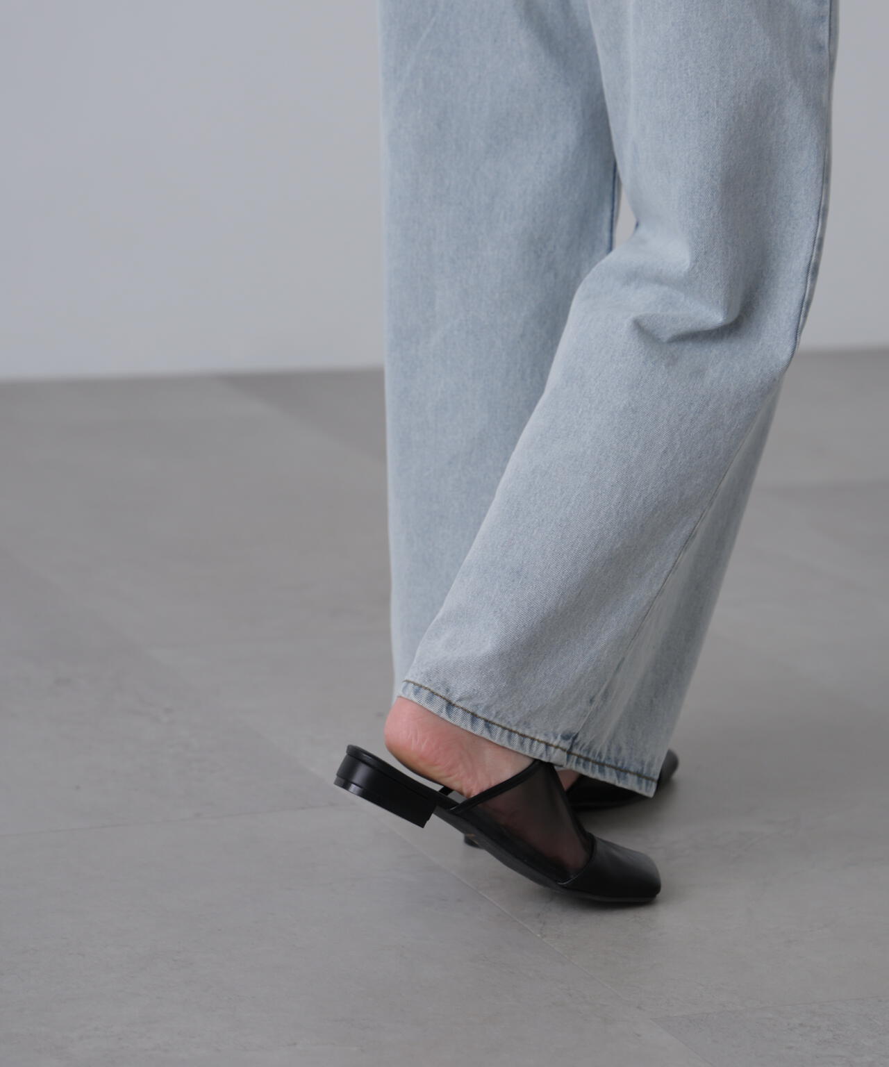 メッシュサンダル