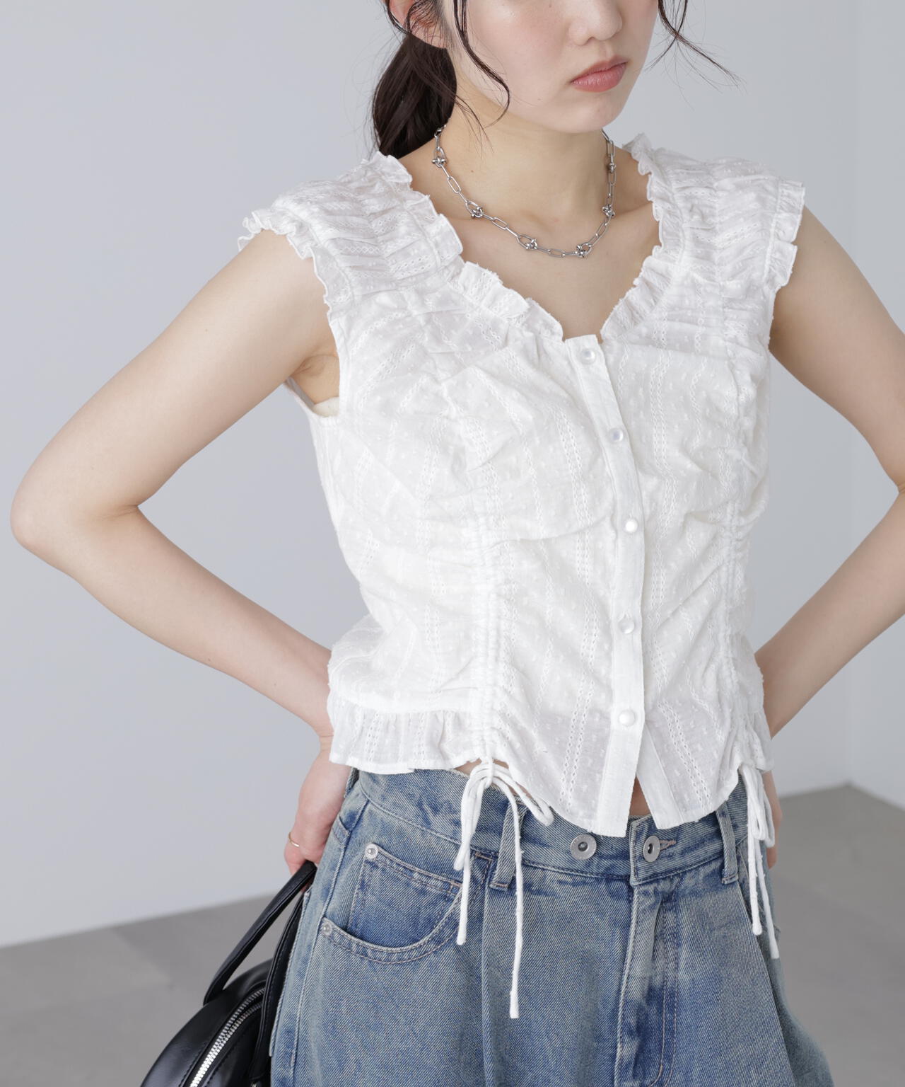 ドロストリボンフレンチブラウス